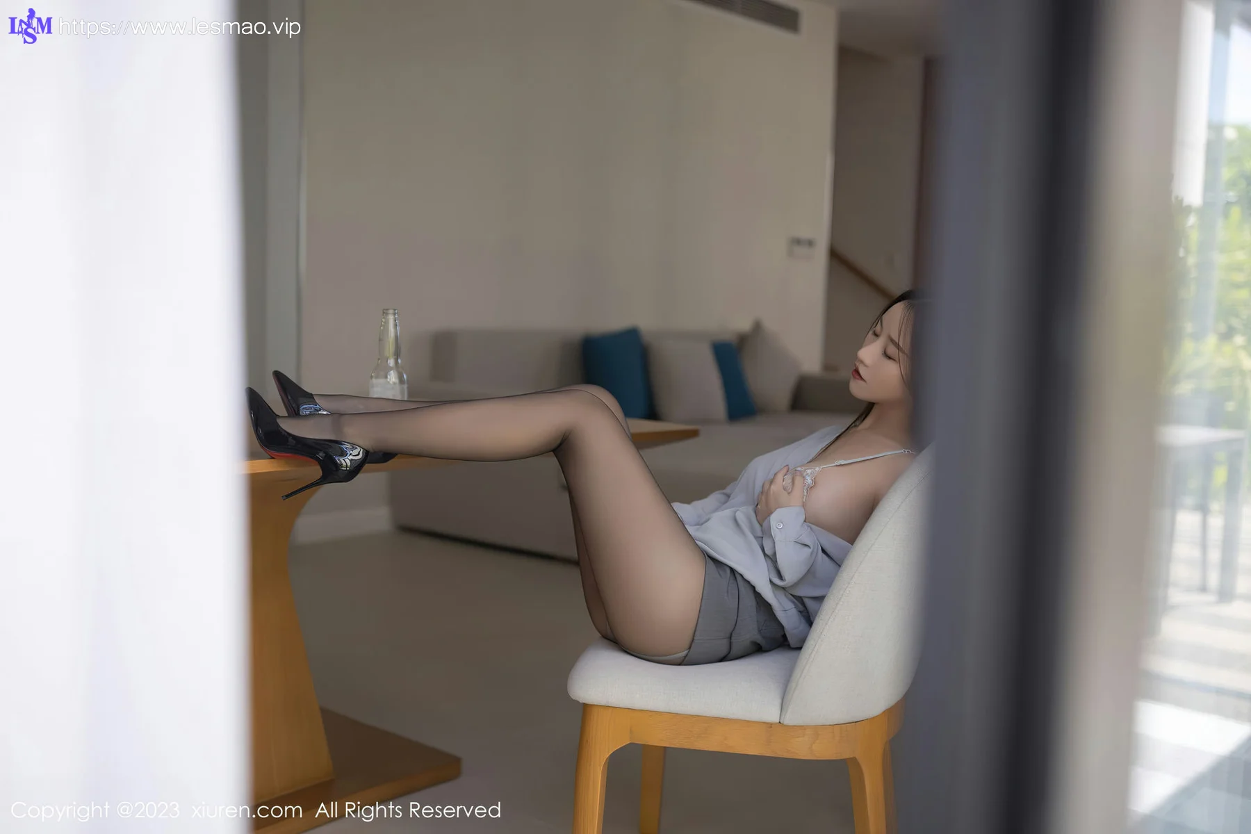 XiuRen 秀人 No.6989 杏子Yada “醉酒”主题拍摄性感写真1 - 39