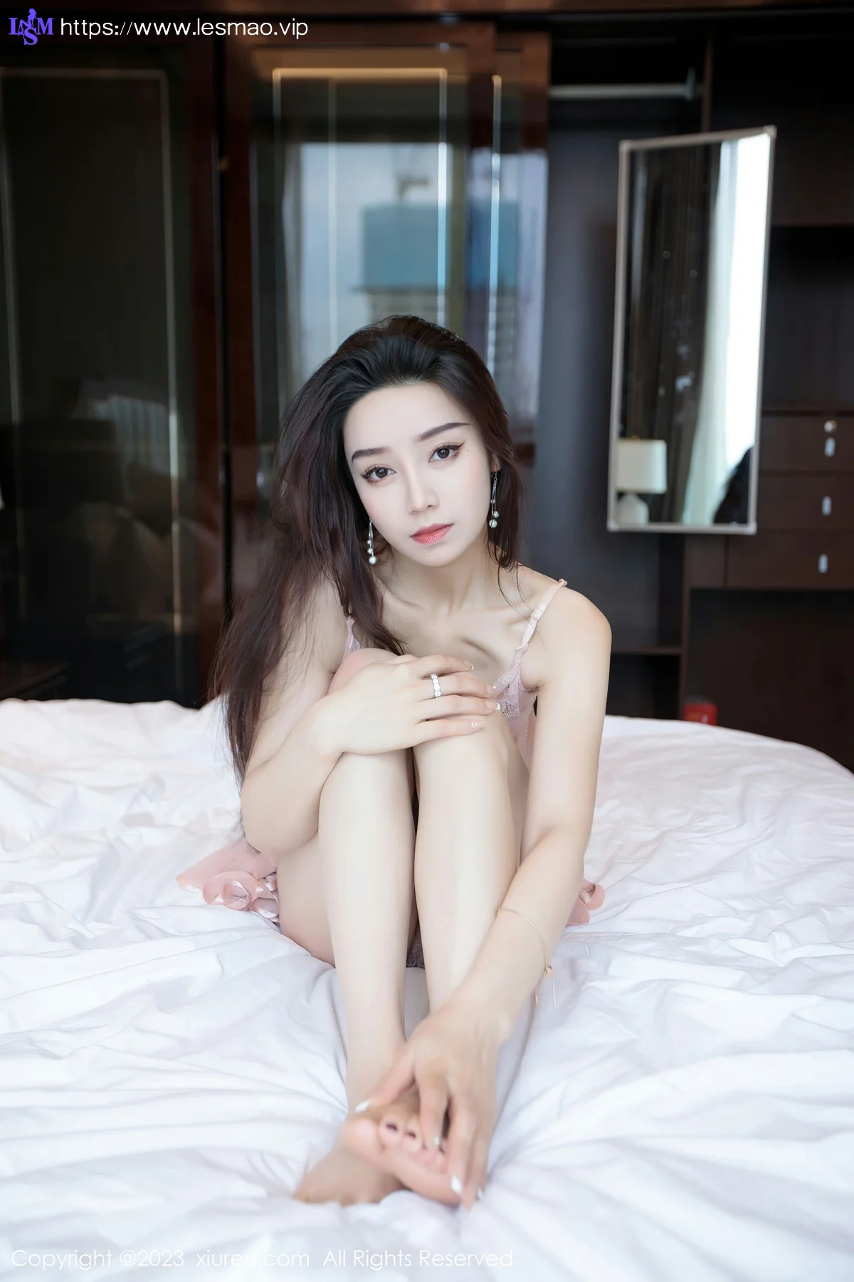 XiuRen 秀人 No.7011 苏曼兮 丰腴美臀性感写真 - 53