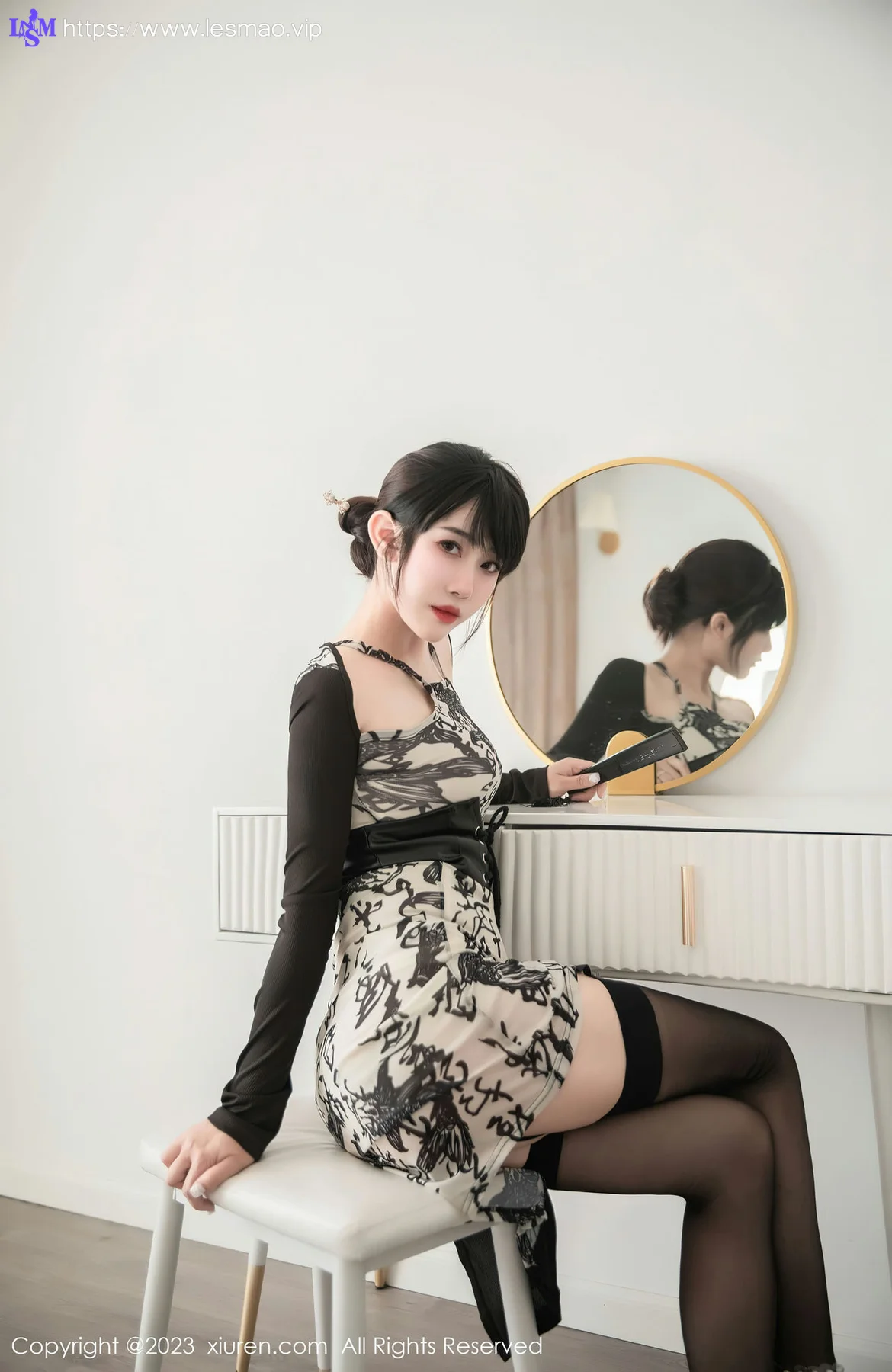 XiuRen 秀人 No.7015 严利娅Yuliya 国风旗袍性感写真 - 32