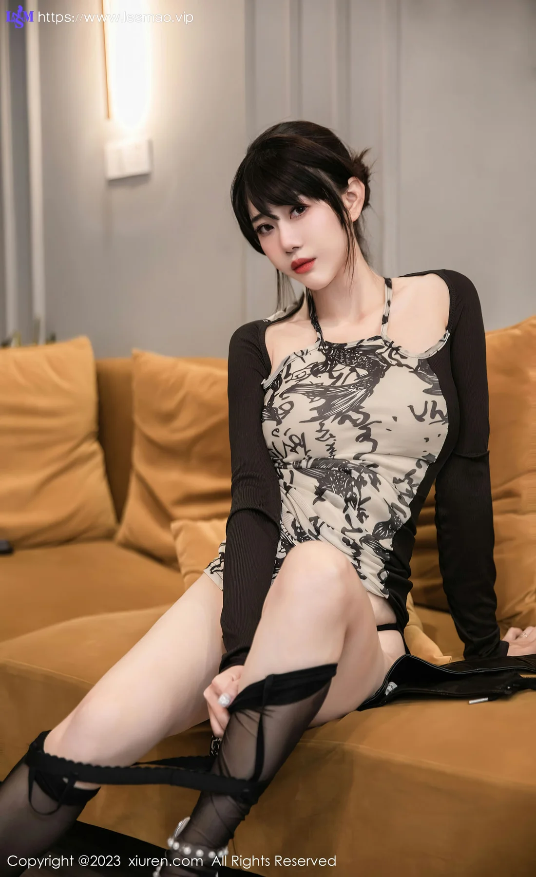 XiuRen 秀人 No.7015 严利娅Yuliya 国风旗袍性感写真 - 52