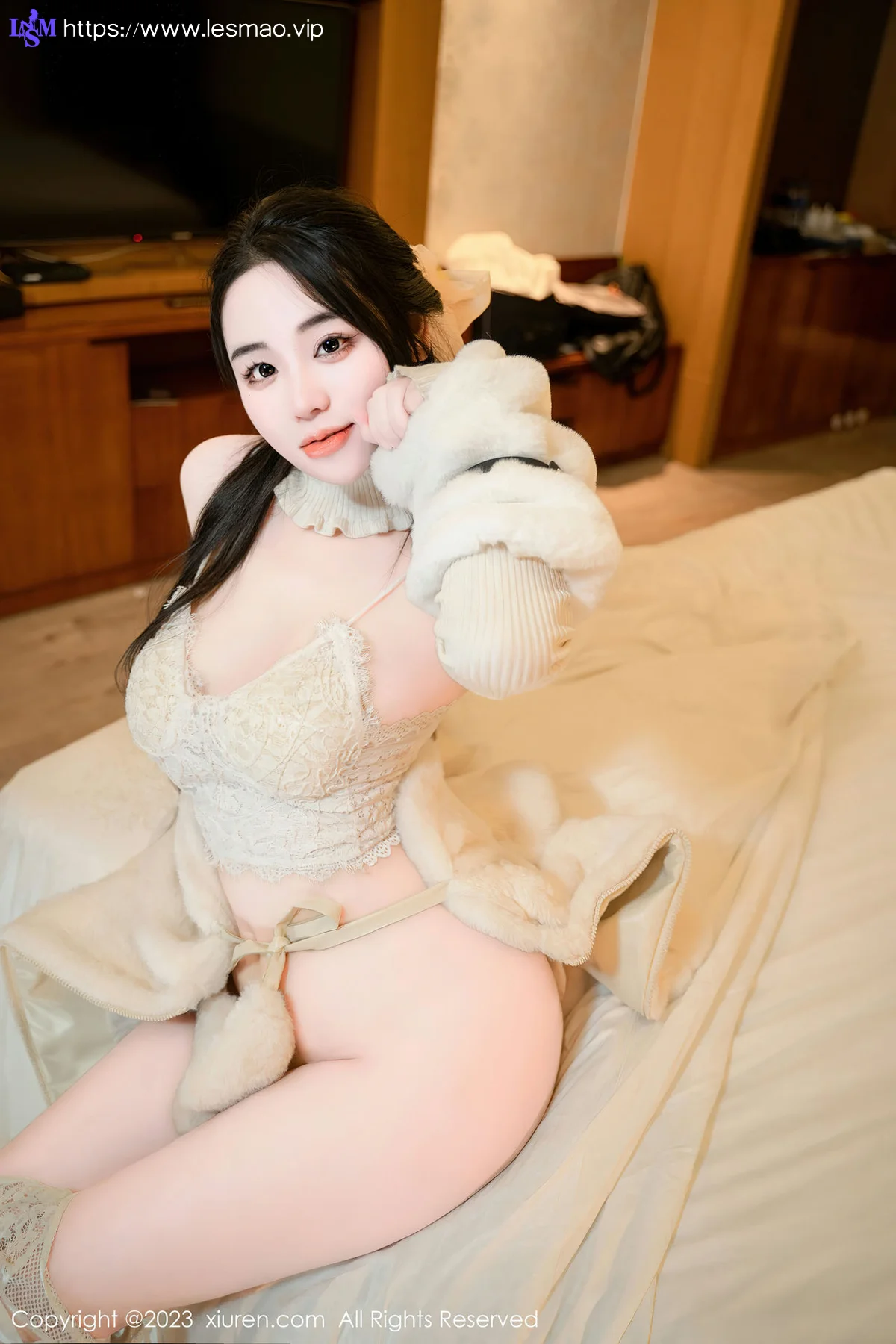 XiuRen 秀人 No.7018 汐汐爱吃草莓 邻家女孩性感写真 - 51