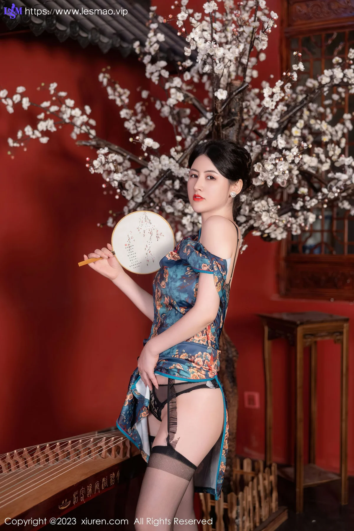 XiuRen 秀人 No.7051 诗诗kiki 蓝色图纹旗袍性感写真1 - 24