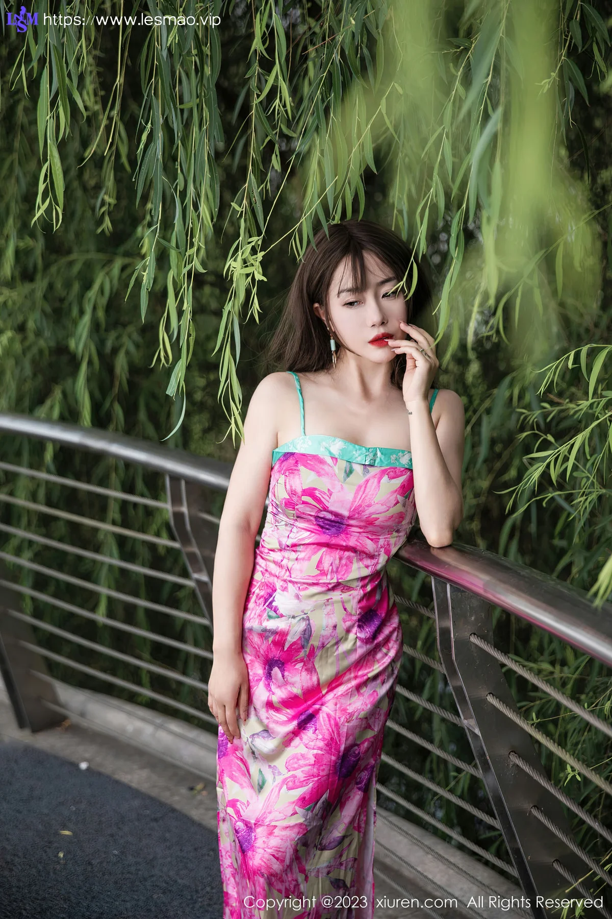 XiuRen 秀人 No.7065 严利娅Yuliya 网红情人裙性感写真 - 75