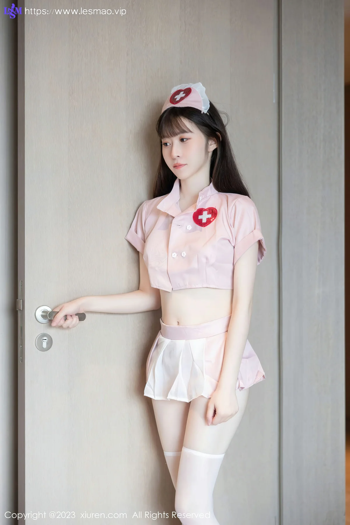XiuRen 秀人 No.7090 林悠悠 情趣护士性感写真1 - 2