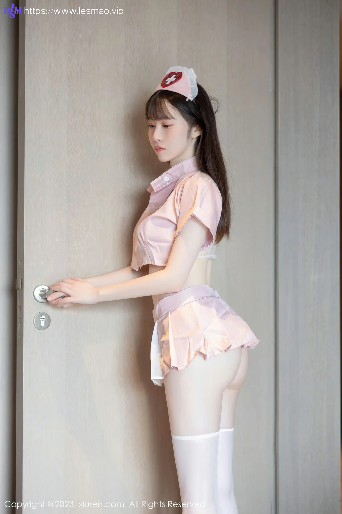 XiuRen 秀人 No.7090 林悠悠 情趣护士性感写真1 - 4