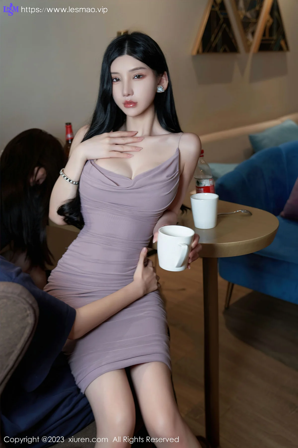 XiuRen 秀人 No.7122 周于希Sally 主题《邻居间的暧昧关系》厦门旅拍11 - 6