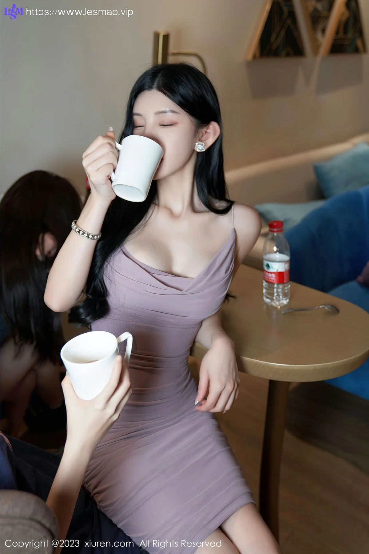 XiuRen 秀人 No.7122 周于希Sally 主题《邻居间的暧昧关系》厦门旅拍11 - 52