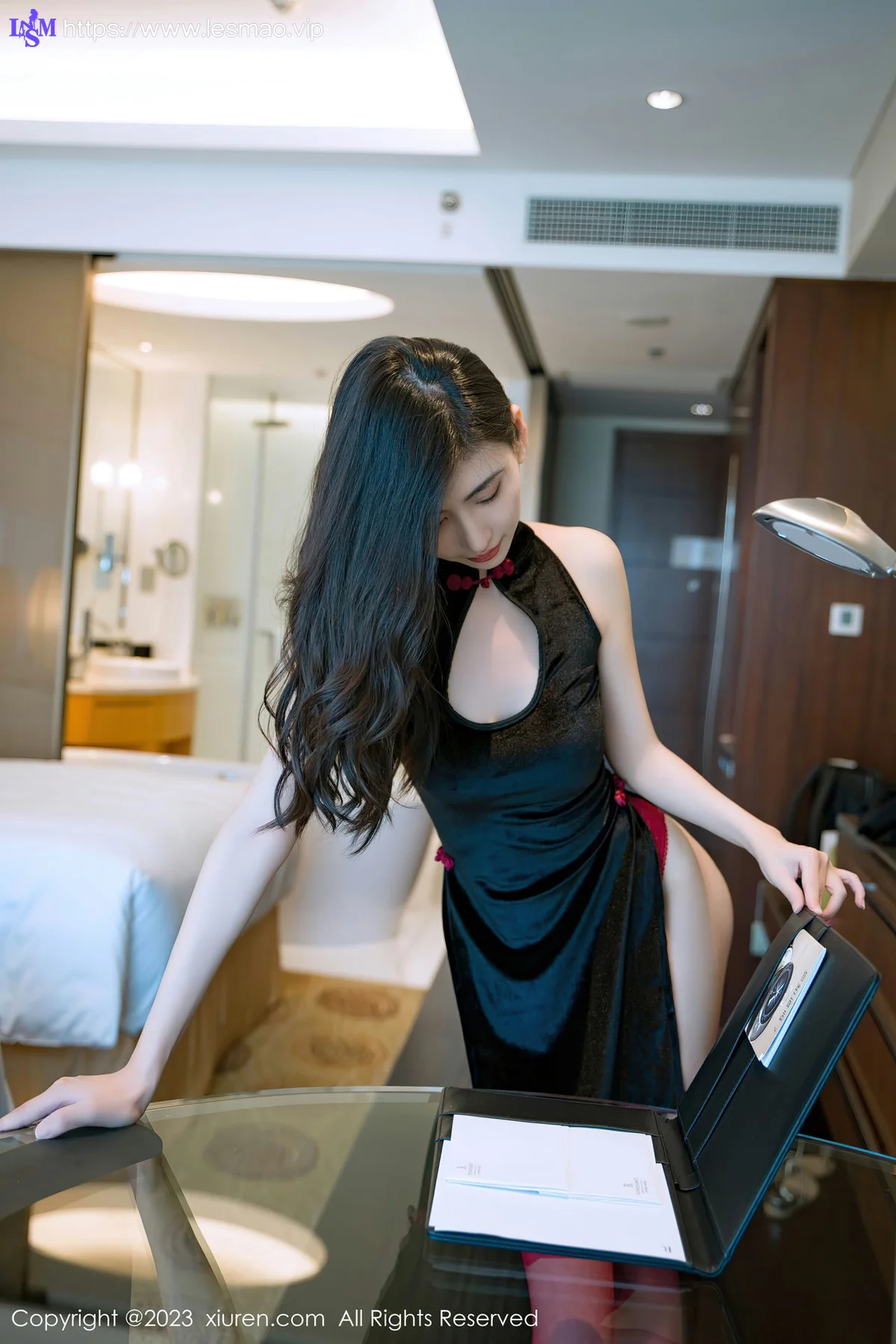 XiuRen 秀人 No.7128  章芃芃 黑色情趣旗袍性感写真2 - 22