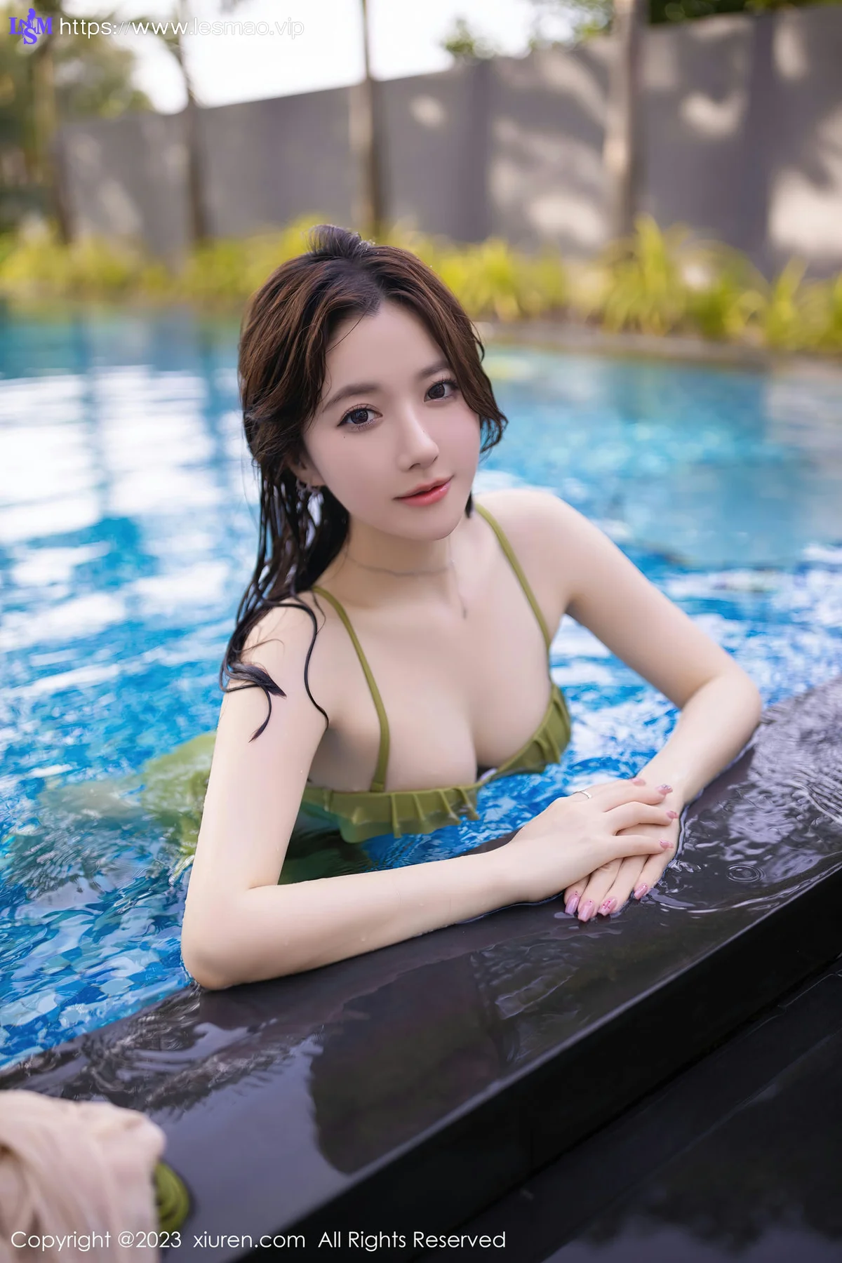 XiuRen 秀人 No.7189  鱼子酱Fish 果绿色服饰泰国旅拍11 - 23