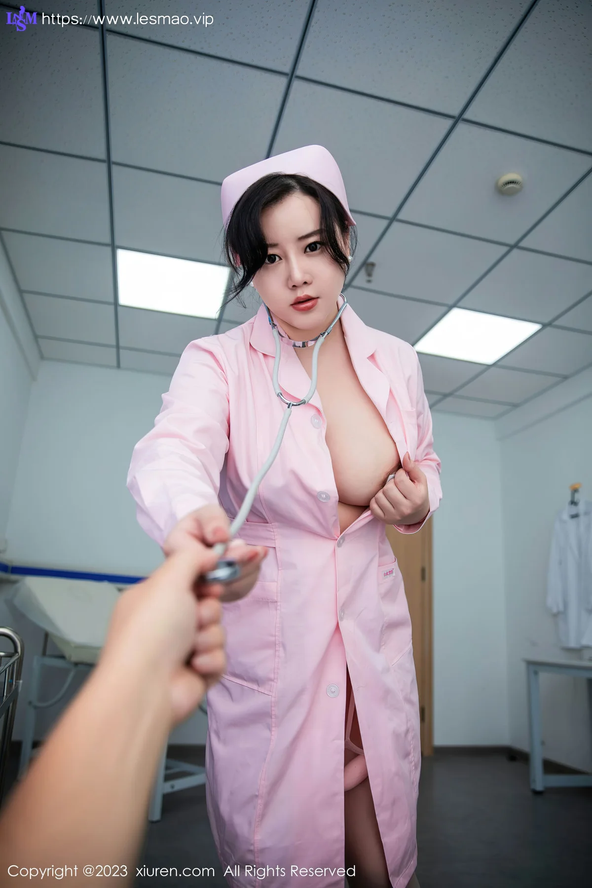 XiuRen 秀人 No.7199  王婉悠Queen 粉色情趣护士性感写真1 - 16