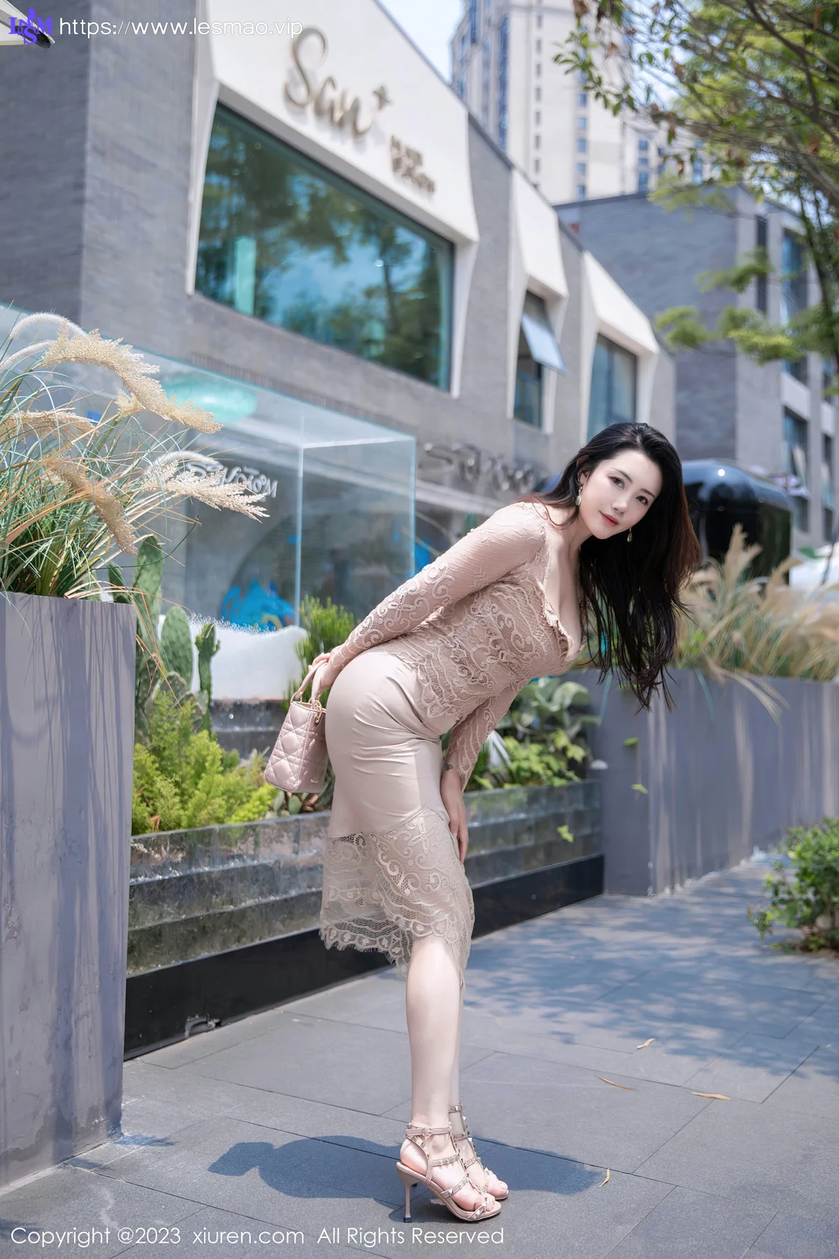 XiuRen 秀人 No.7216  严利娅Yuliya 杏色连衣长裙性感写真 - 32