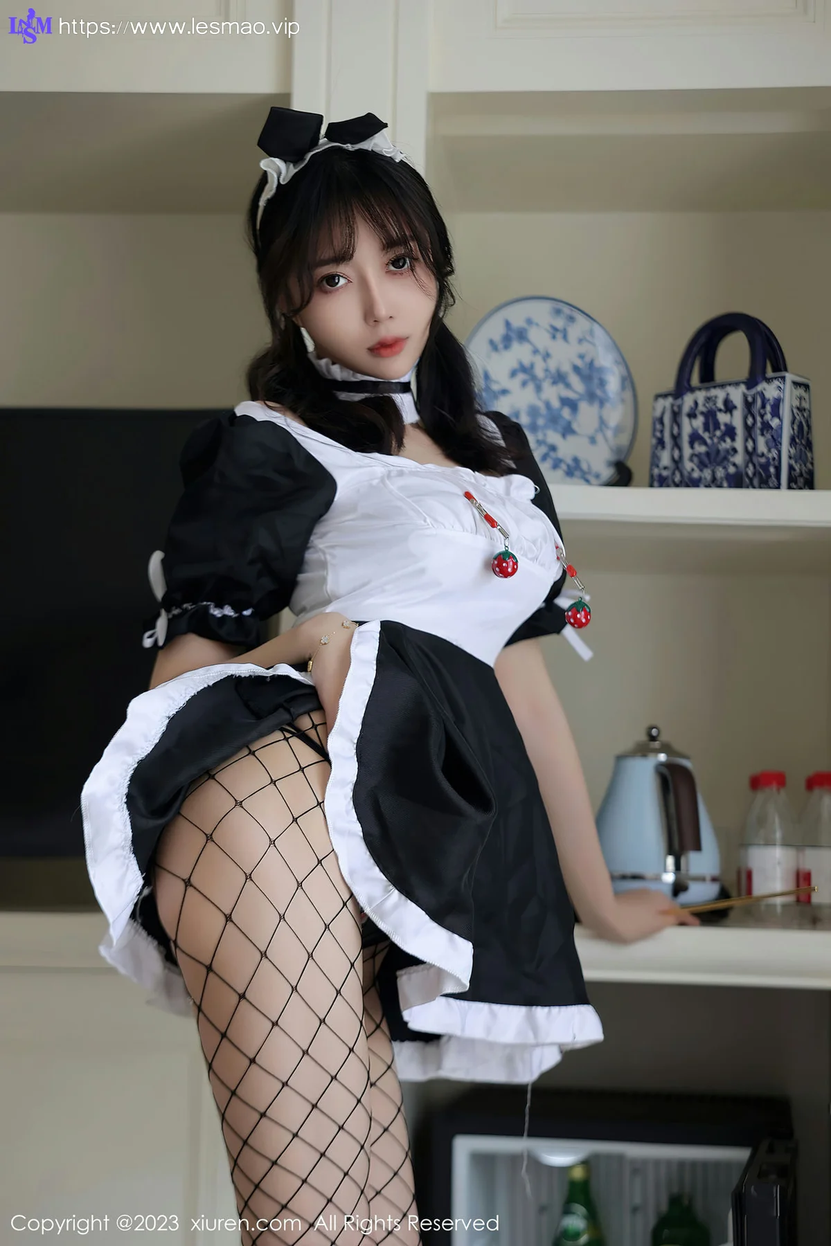 XiuRen 秀人 No.7217  玥儿玥er 黑白拼色女仆杭州旅拍33 - 11