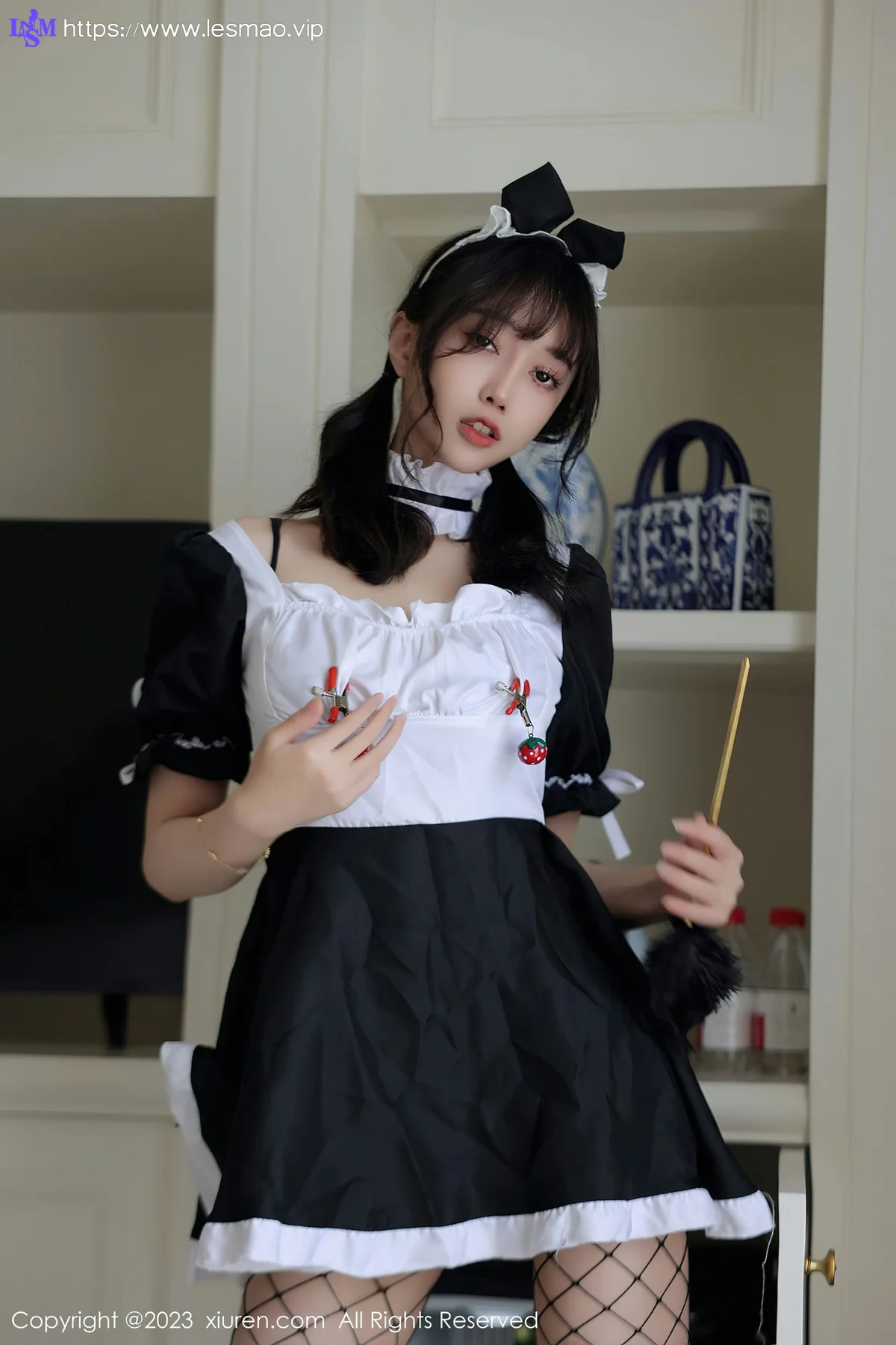 XiuRen 秀人 No.7217  玥儿玥er 黑白拼色女仆杭州旅拍33 - 12