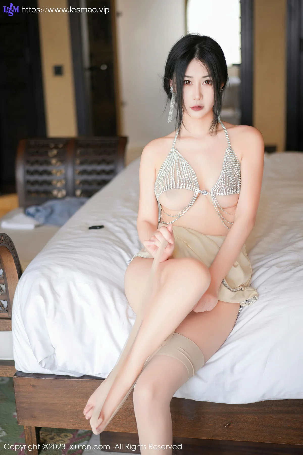 XiuRen 秀人 No.7244  laura阿姣 银色链式内衣迪拜旅拍 - 19