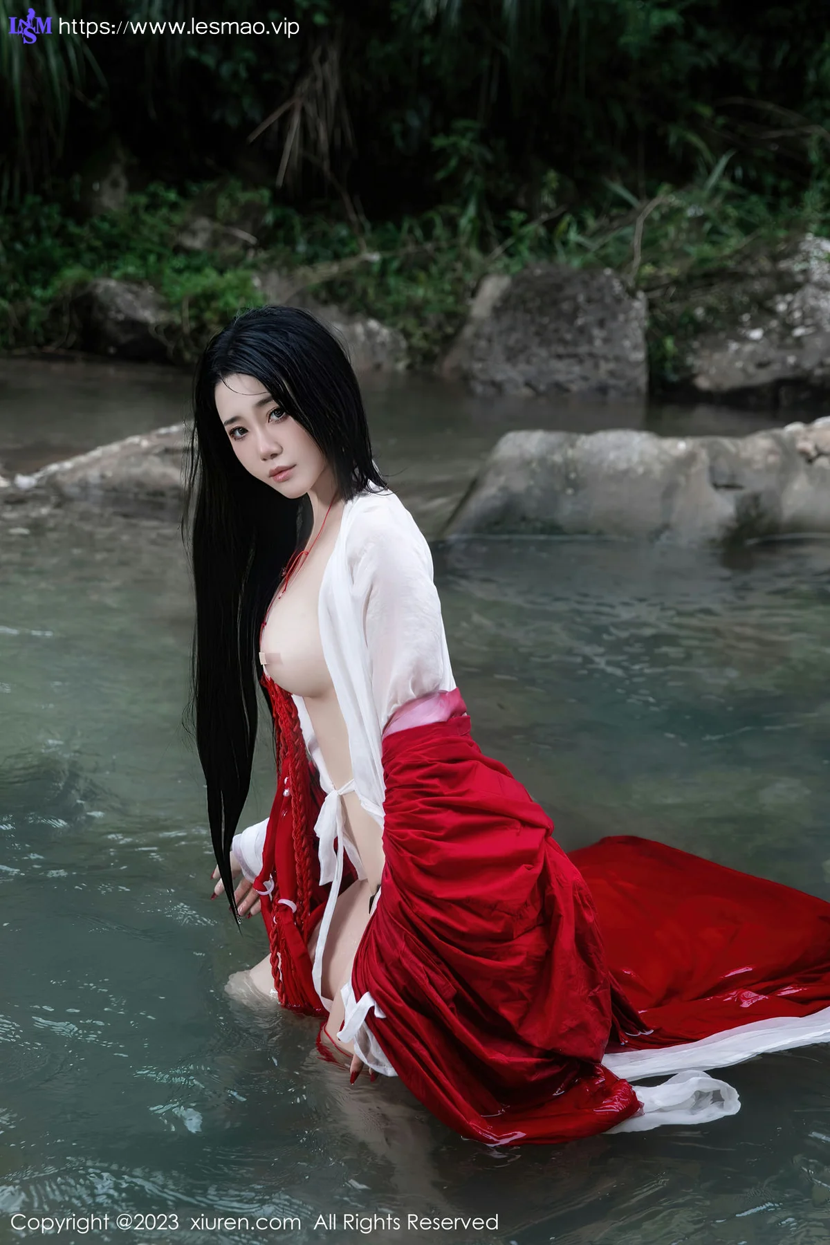 XiuRen 秀人 No.7295  严利娅Yuliya 户外诱惑红色古装性感写真 - 36