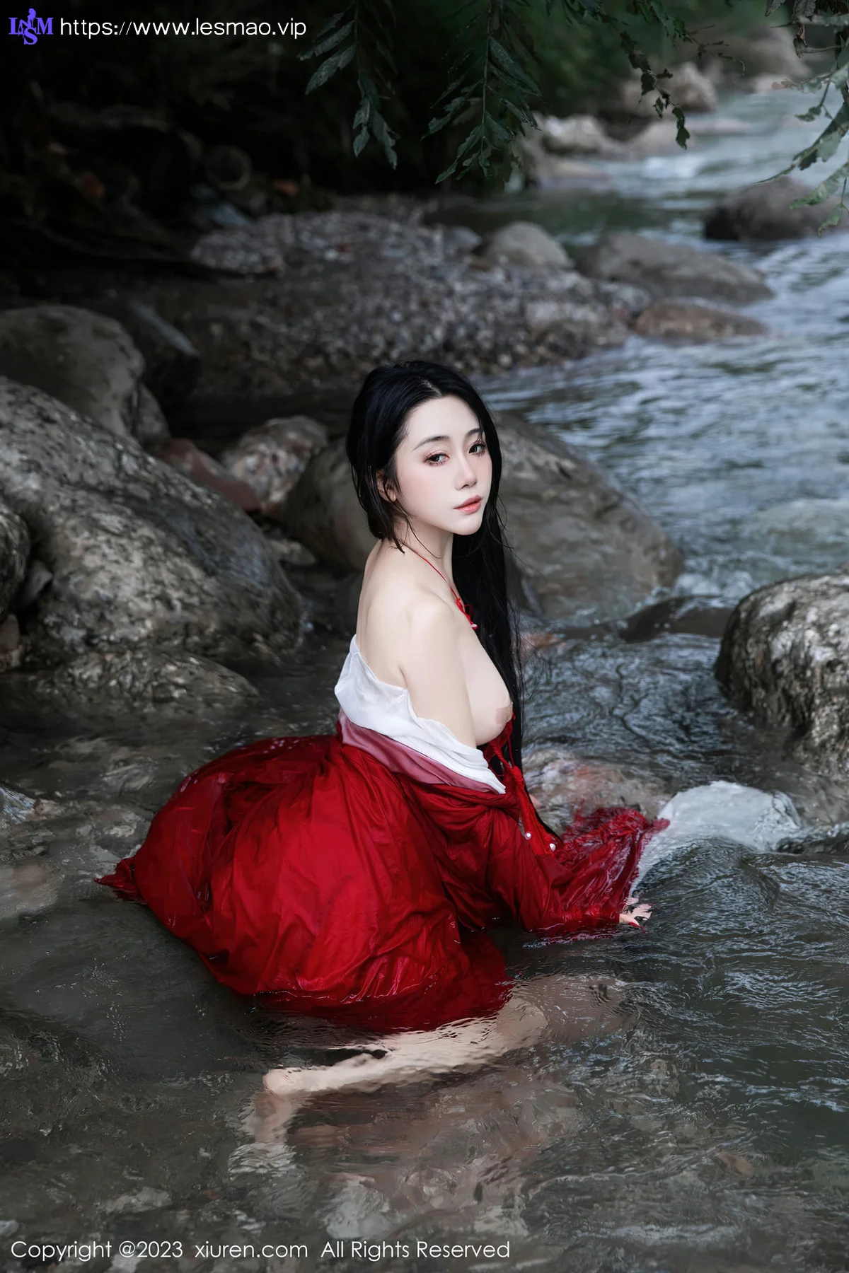XiuRen 秀人 No.7295  严利娅Yuliya 户外诱惑红色古装性感写真 - 42