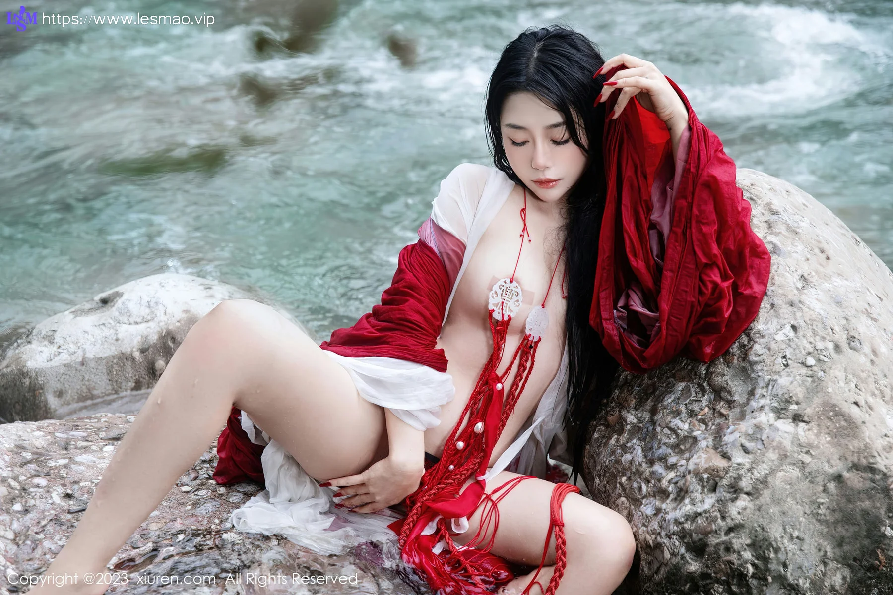 XiuRen 秀人 No.7295  严利娅Yuliya 户外诱惑红色古装性感写真 - 47