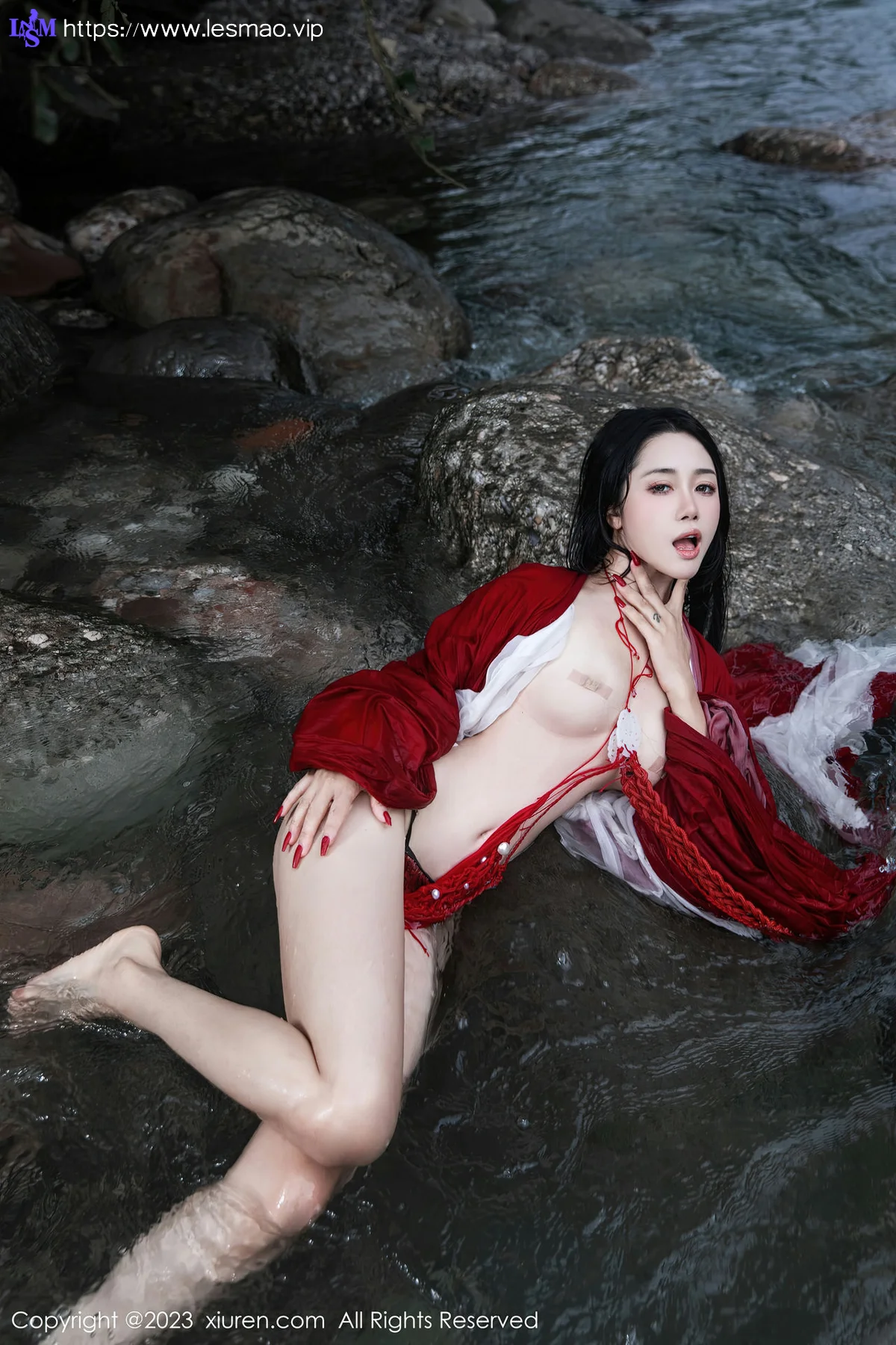 XiuRen 秀人 No.7295  严利娅Yuliya 户外诱惑红色古装性感写真 - 53