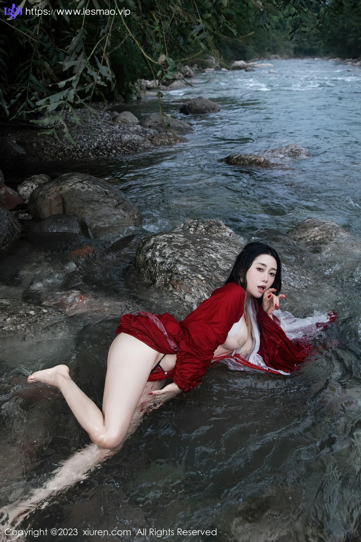 XiuRen 秀人 No.7295  严利娅Yuliya 户外诱惑红色古装性感写真 - 56