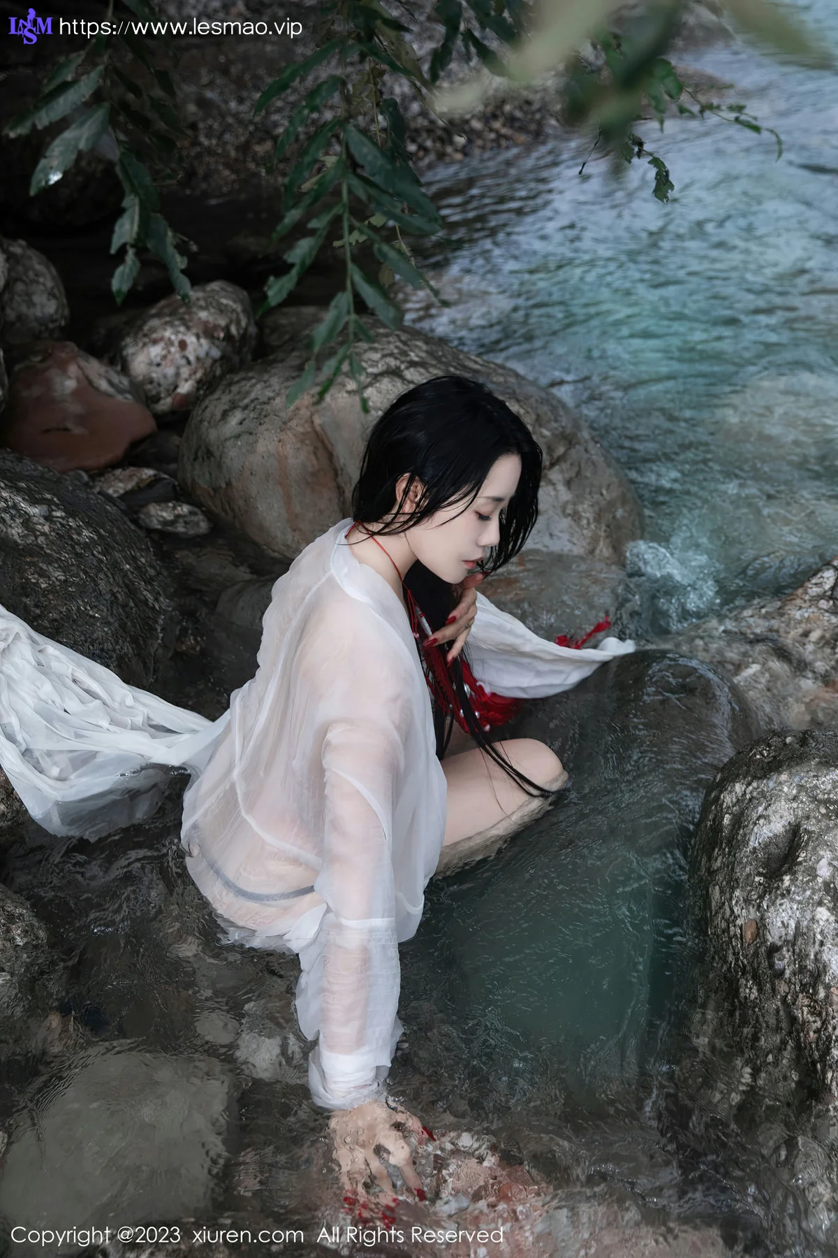 XiuRen 秀人 No.7295  严利娅Yuliya 户外诱惑红色古装性感写真 - 59