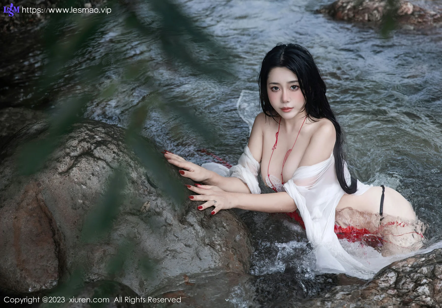 XiuRen 秀人 No.7295  严利娅Yuliya 户外诱惑红色古装性感写真 - 64