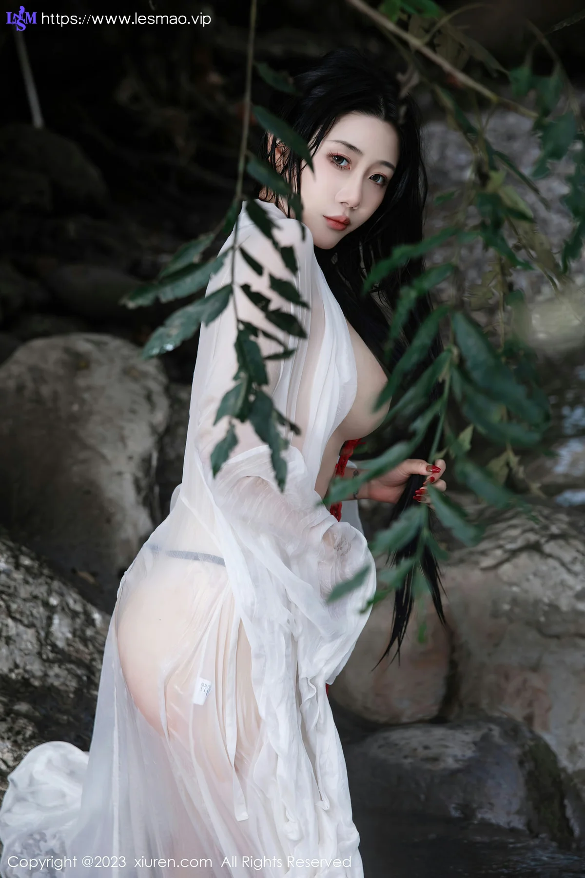 XiuRen 秀人 No.7295  严利娅Yuliya 户外诱惑红色古装性感写真 - 75