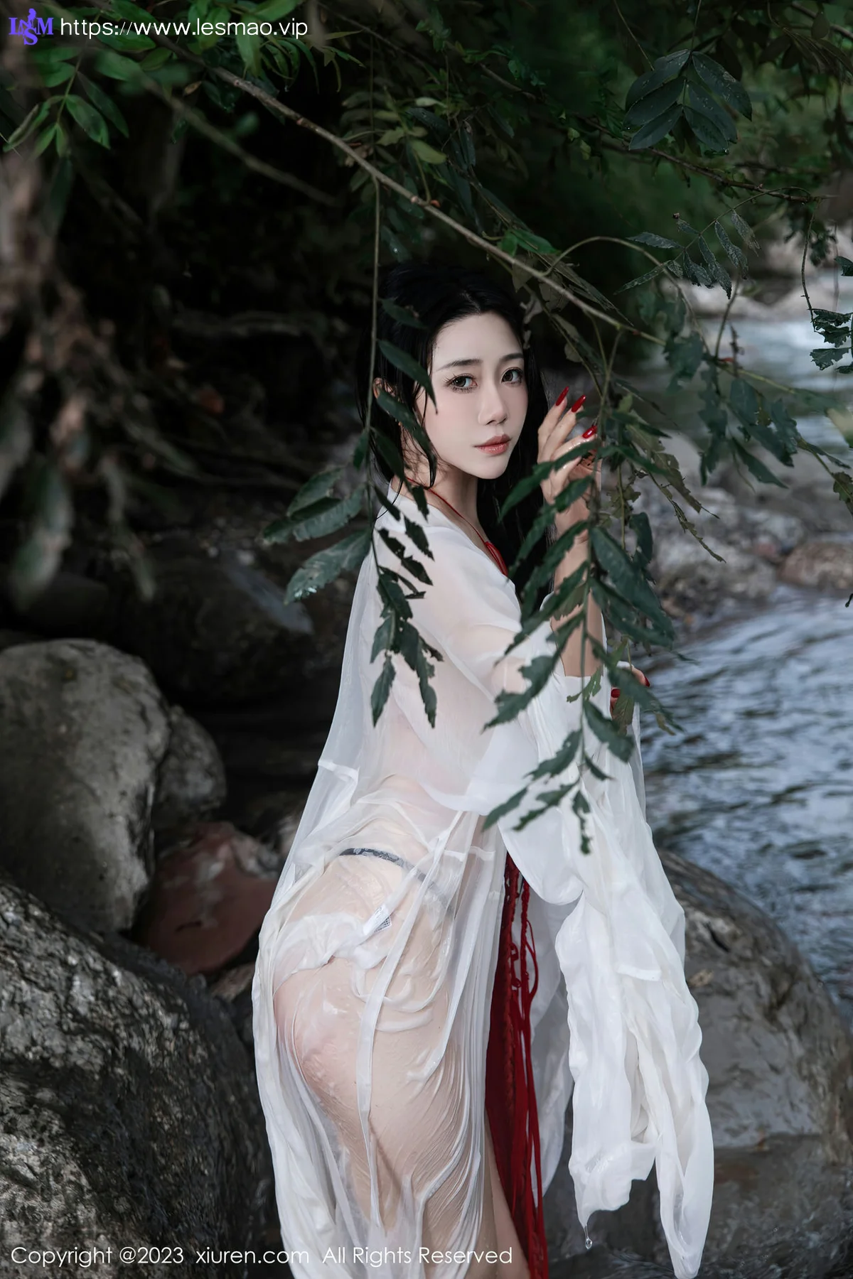 XiuRen 秀人 No.7295  严利娅Yuliya 户外诱惑红色古装性感写真 - 84