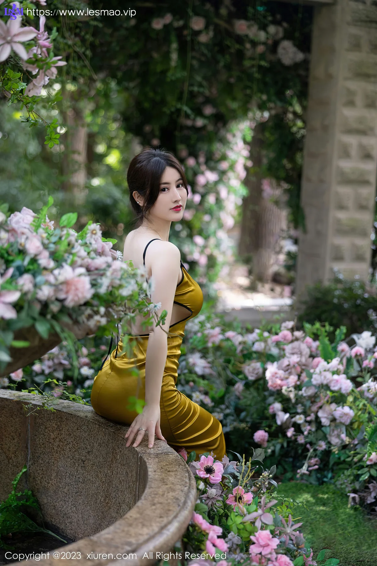 XiuRen 秀人 No.7302  诗诗kiki 吊带长裙性感写真33 - 37