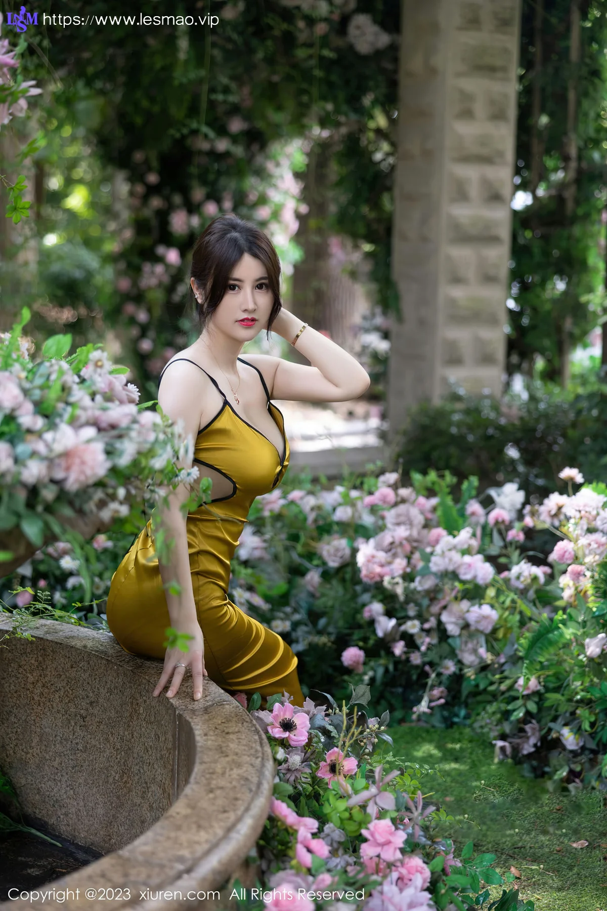 XiuRen 秀人 No.7302  诗诗kiki 吊带长裙性感写真33 - 38
