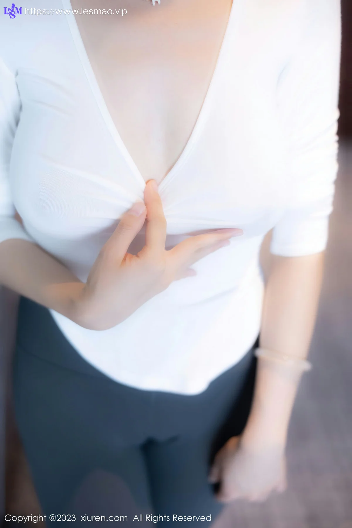 XiuRen 秀人 No.7370  唐宁宁 灰色瑜伽裤第二套写真1 - 4