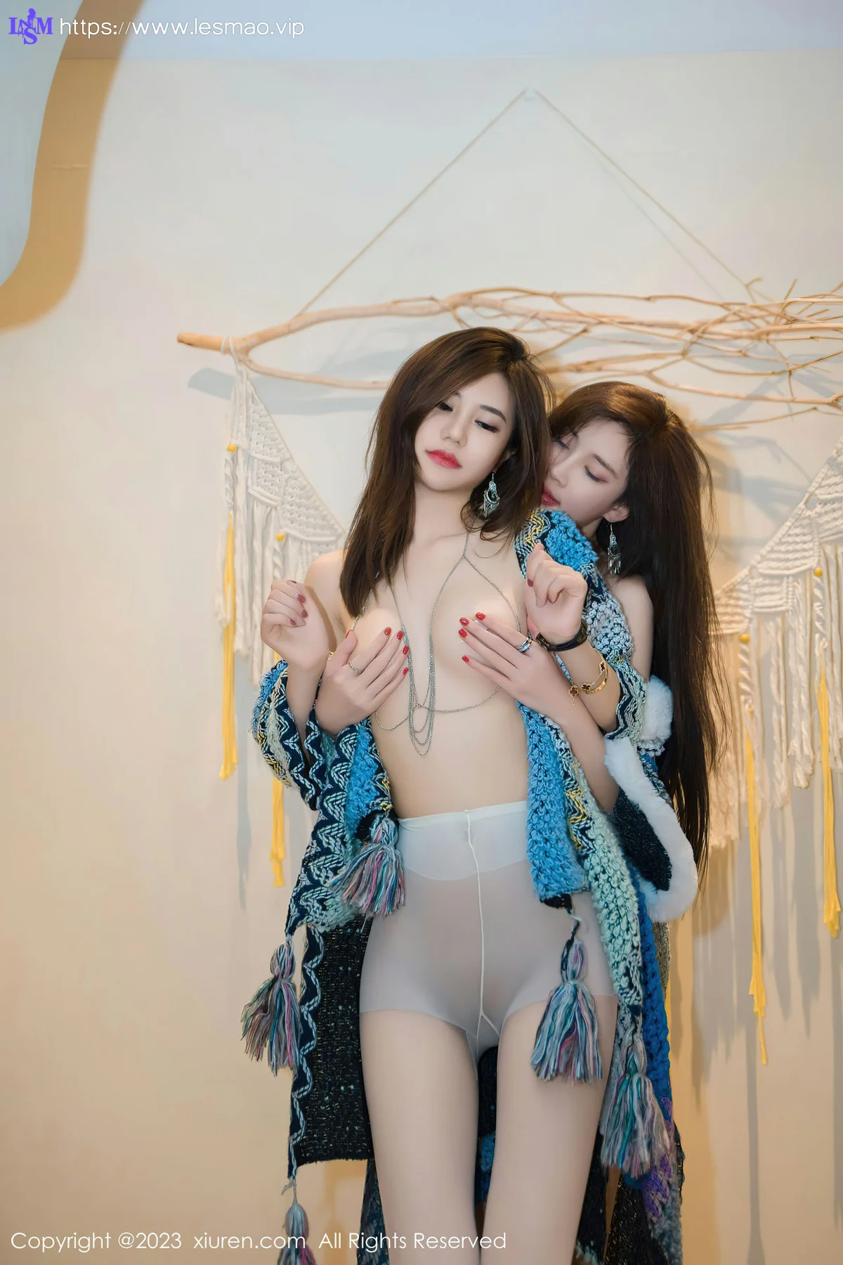XiuRen 秀人 No.7393  绮里嘉ula和Carol周妍希 模特合集写真1 - 52