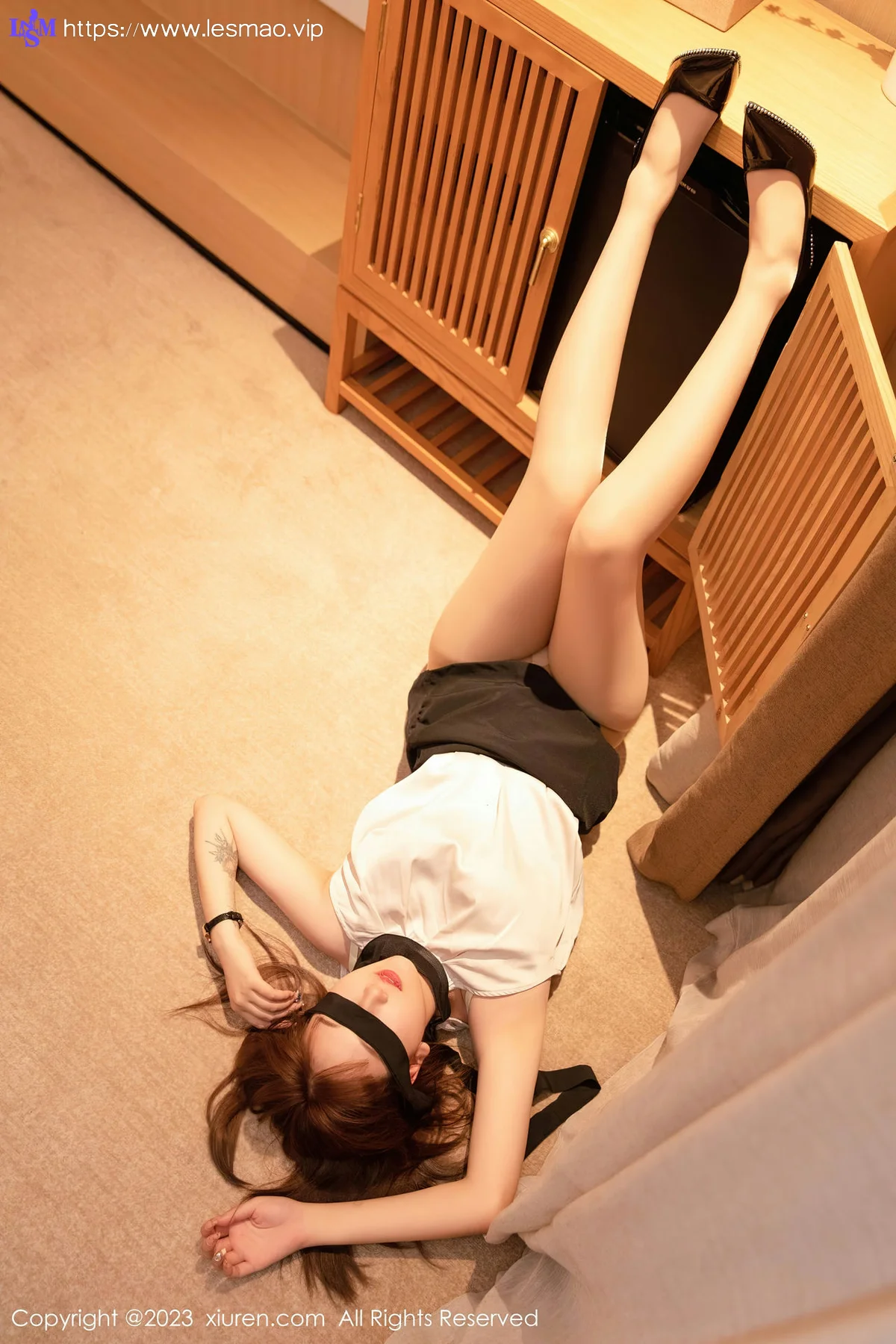 XiuRen 秀人 No.7403  江真真 原色丝袜性感写真 - 22