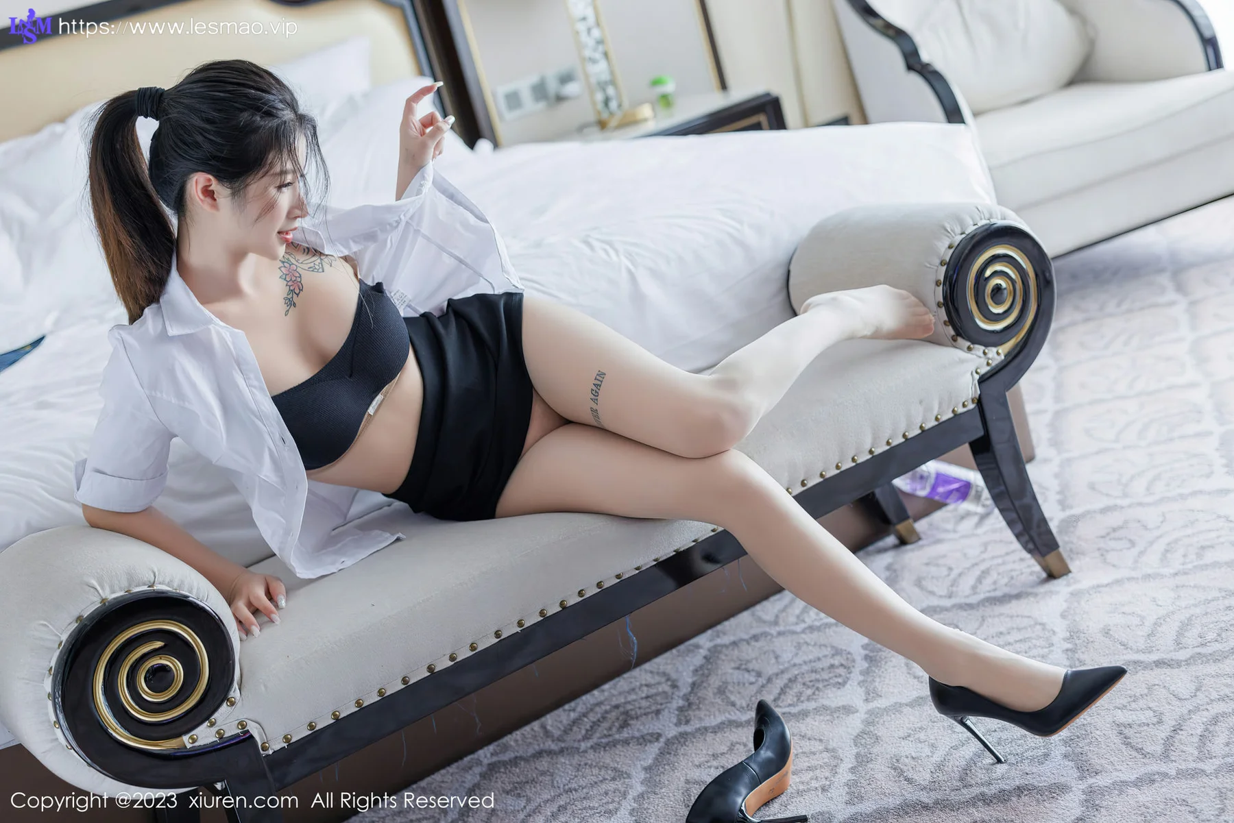 XiuRen 秀人 No.7406  灵诗怡 诱人原色丝袜性感写真 - 19