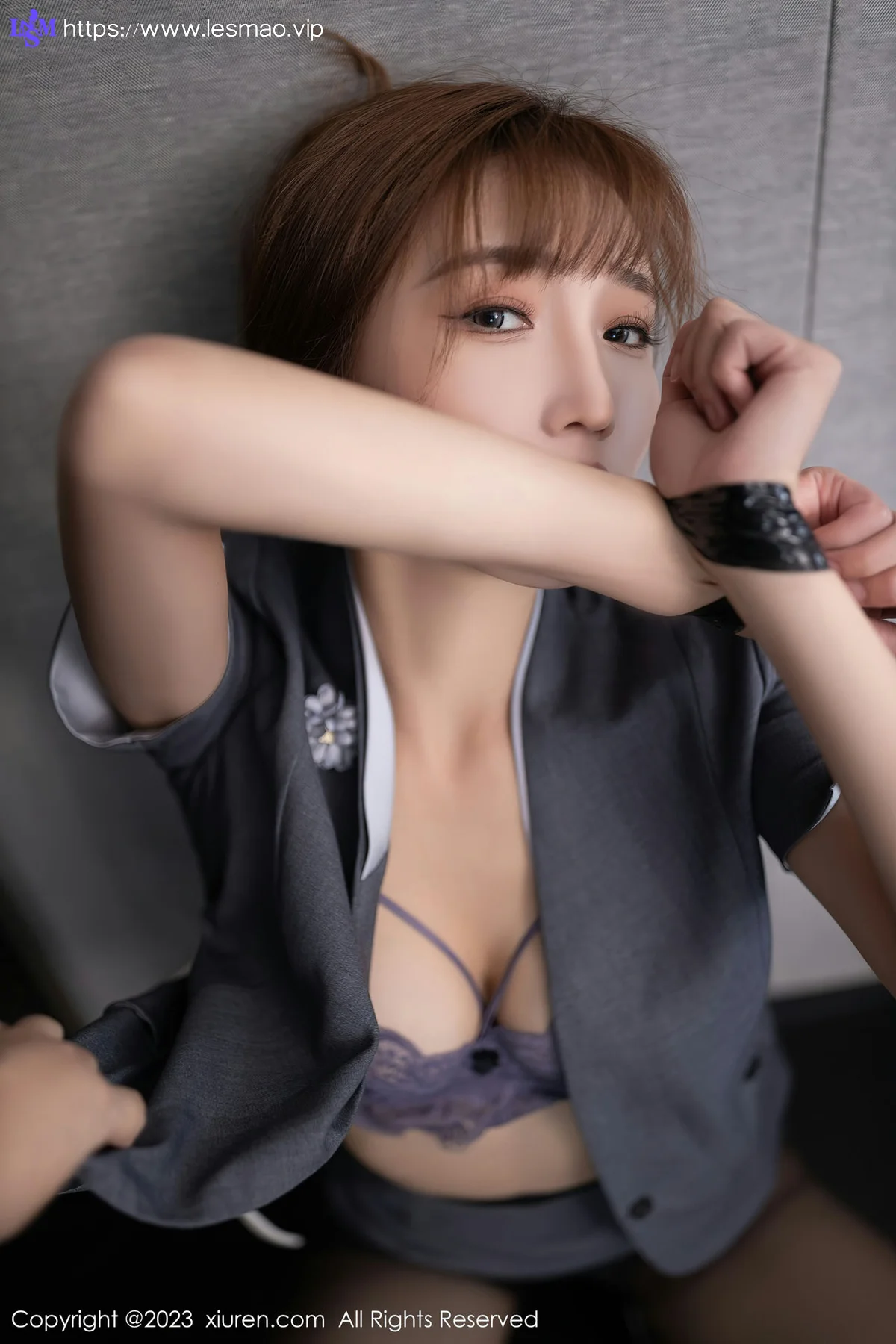 XiuRen 秀人 No.7423  陆萱萱 灰色Ol性感写真11 - 8