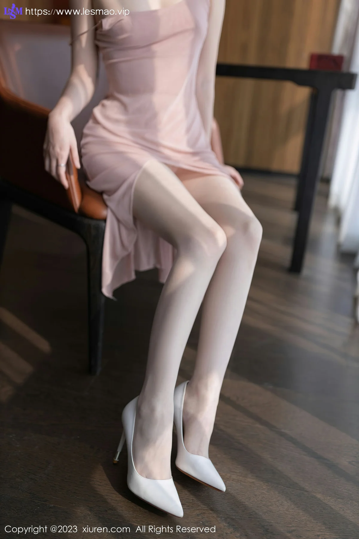 XiuRen 秀人 No.7429  鱼子酱Fish 吊带长裙性感写真1 - 15