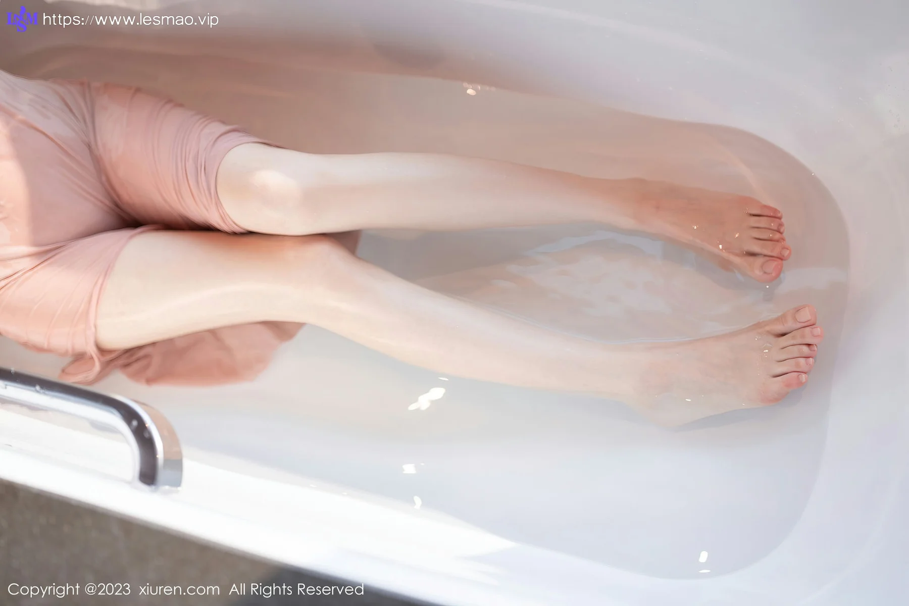 XiuRen 秀人 No.7429  鱼子酱Fish 吊带长裙性感写真1 - 75