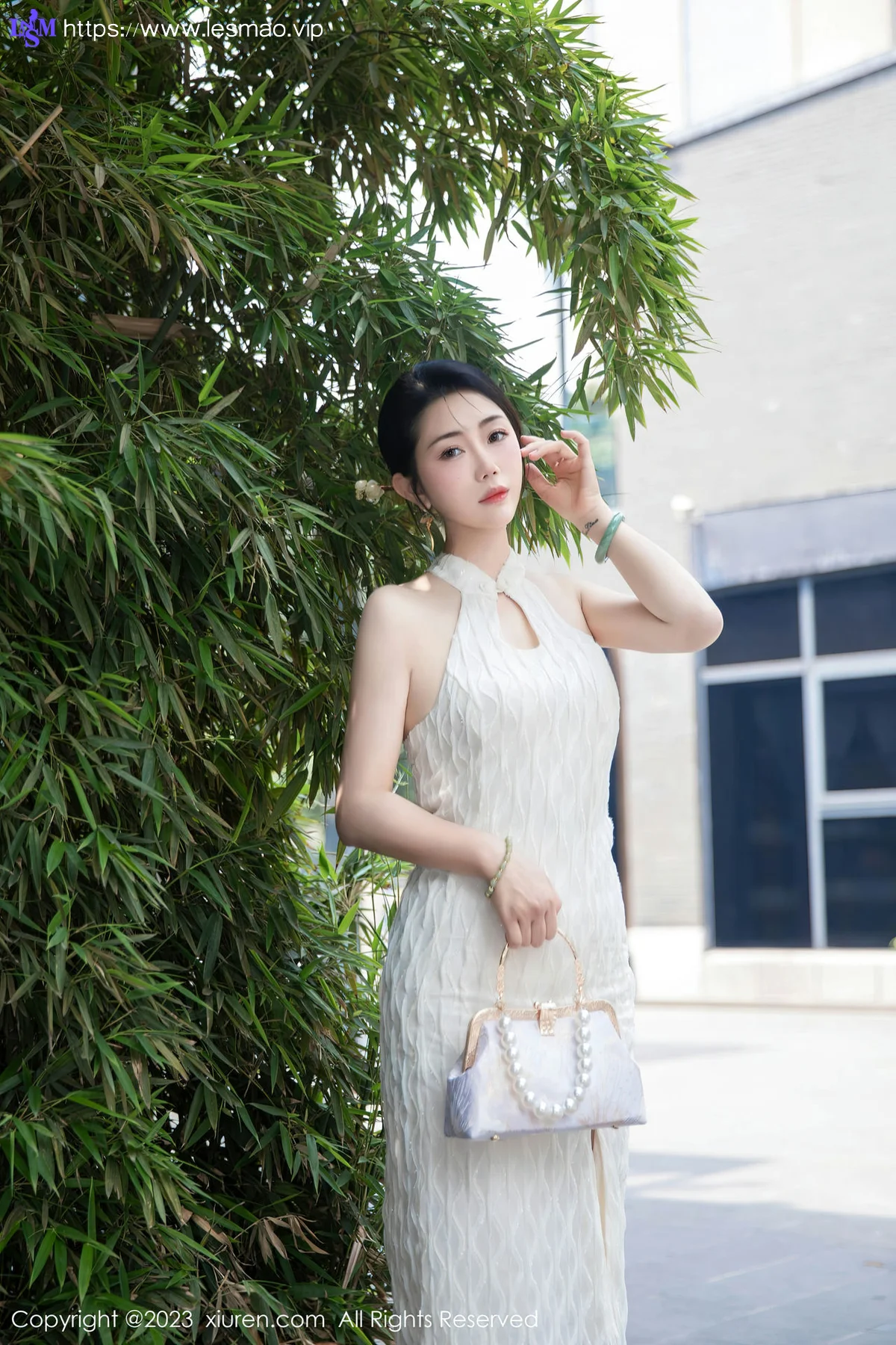 XiuRen 秀人 No.7435  严利娅Yuliya 白色旗袍性感写真 - 15