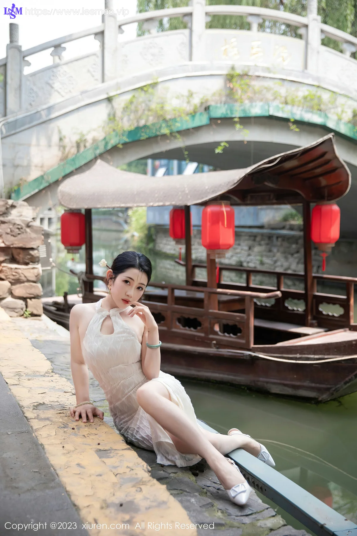 XiuRen 秀人 No.7435  严利娅Yuliya 白色旗袍性感写真 - 19