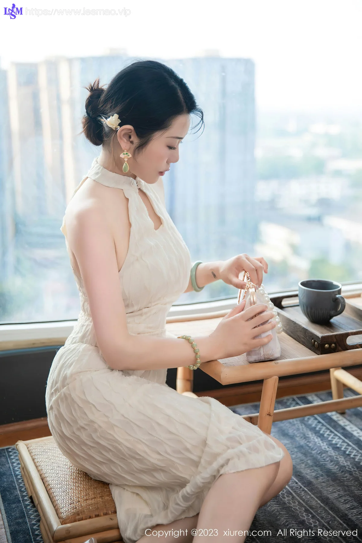 XiuRen 秀人 No.7435  严利娅Yuliya 白色旗袍性感写真 - 33