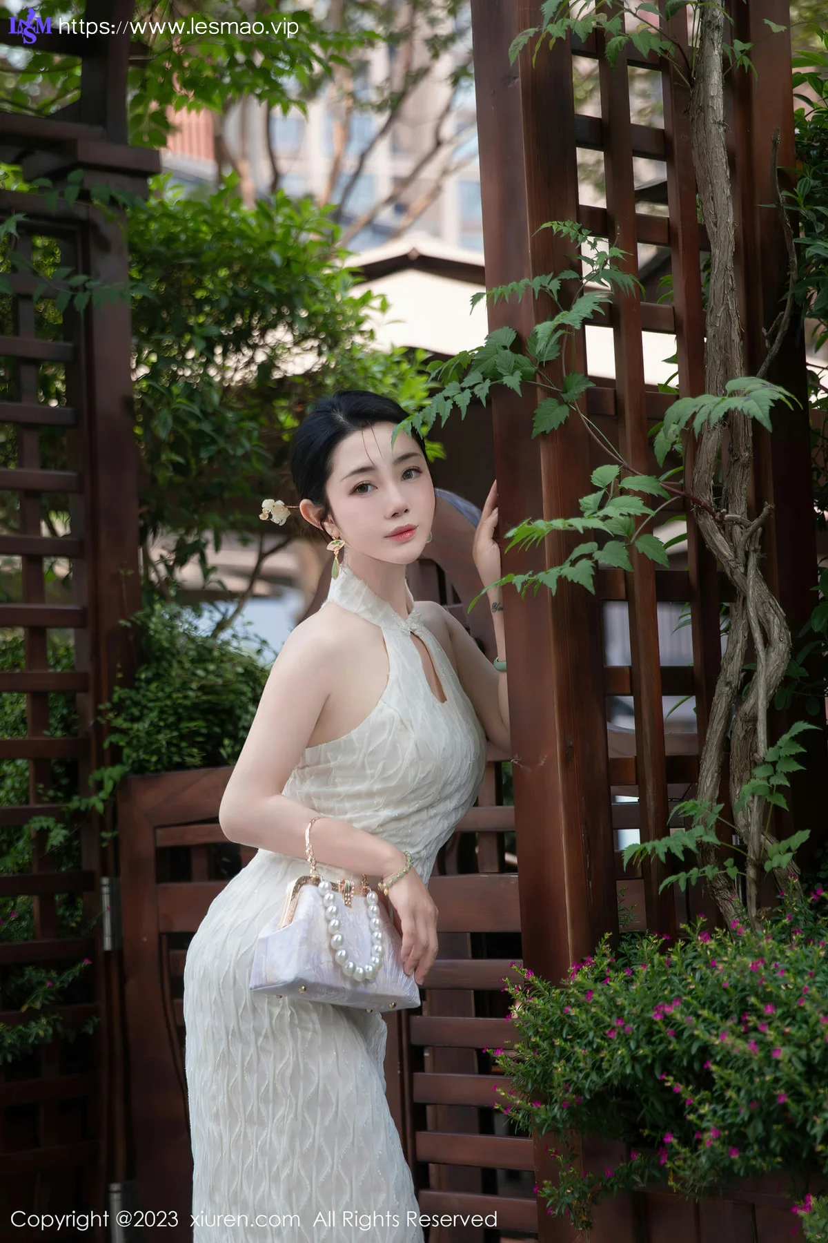 XiuRen 秀人 No.7435  严利娅Yuliya 白色旗袍性感写真 - 70