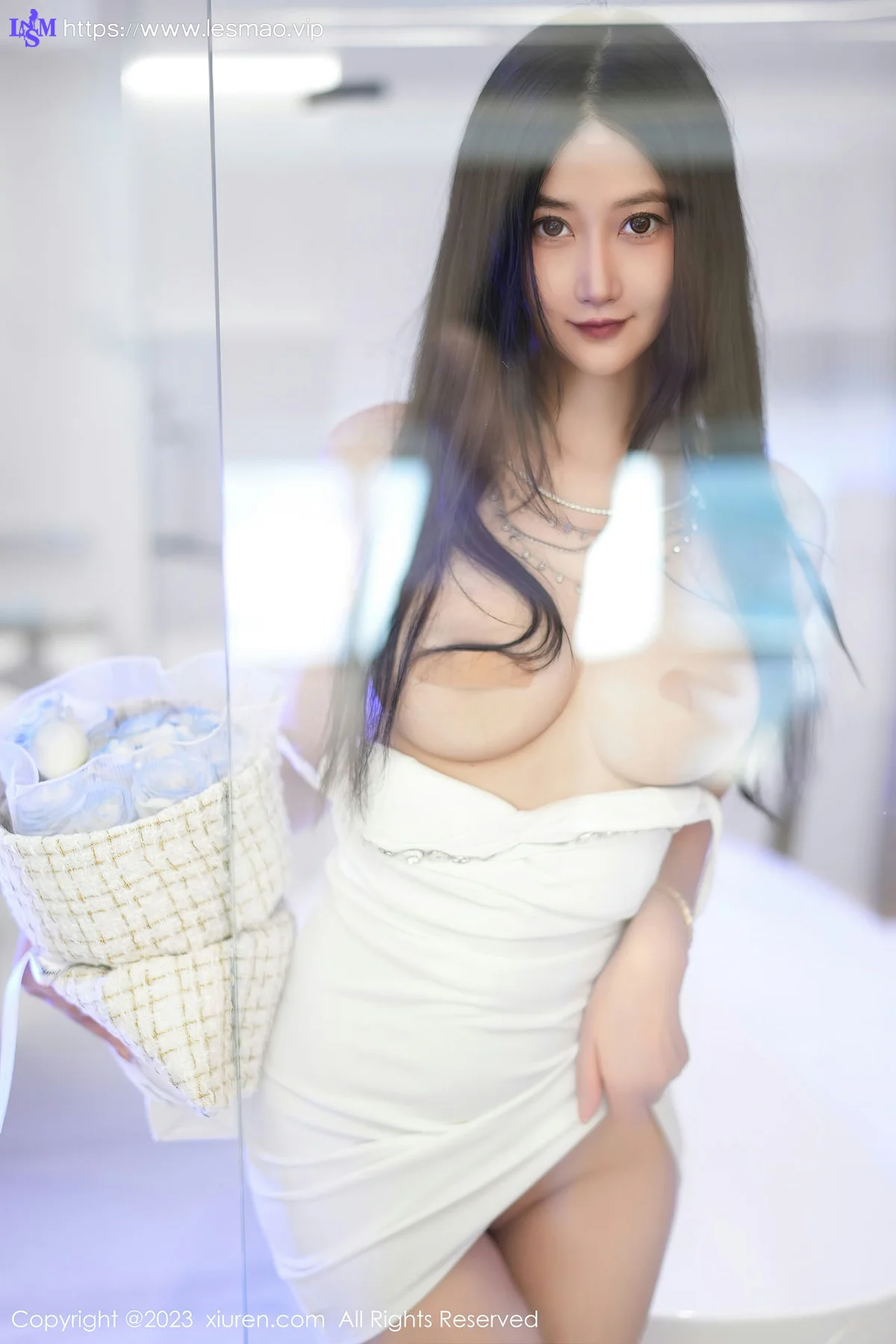 XiuRen 秀人 No.7447  laura阿姣 吊带短裙性感写真 - 23