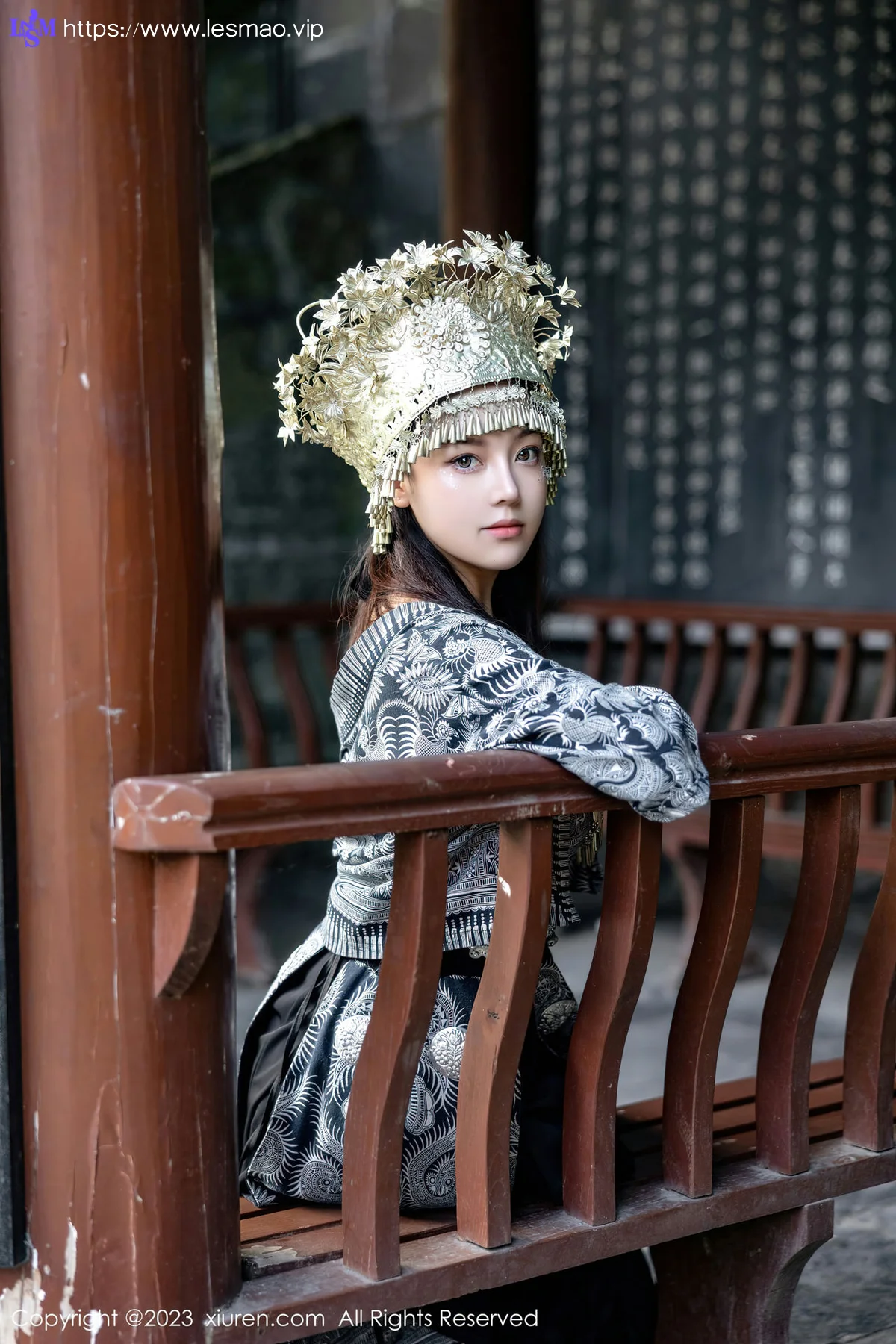 XiuRen 秀人 No.7448  豆瓣酱 银饰苗族服饰性感写真111 - 17