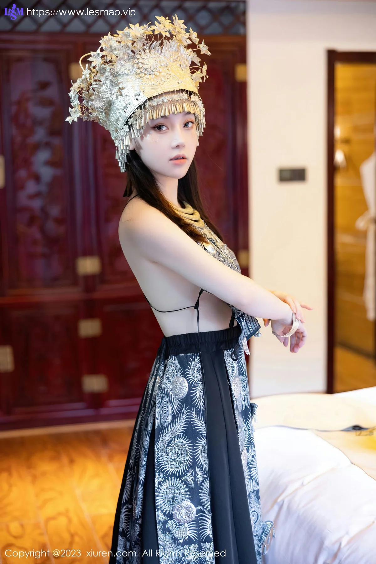 XiuRen 秀人 No.7448  豆瓣酱 银饰苗族服饰性感写真111 - 23