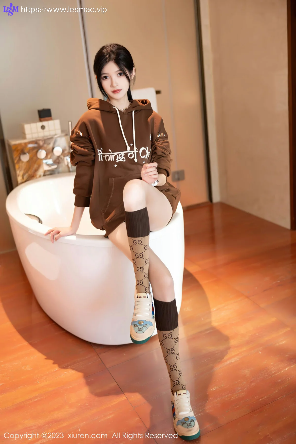 XiuRen 秀人 No.7488  程程程- 咖啡色卫衣性感写真1 - 17