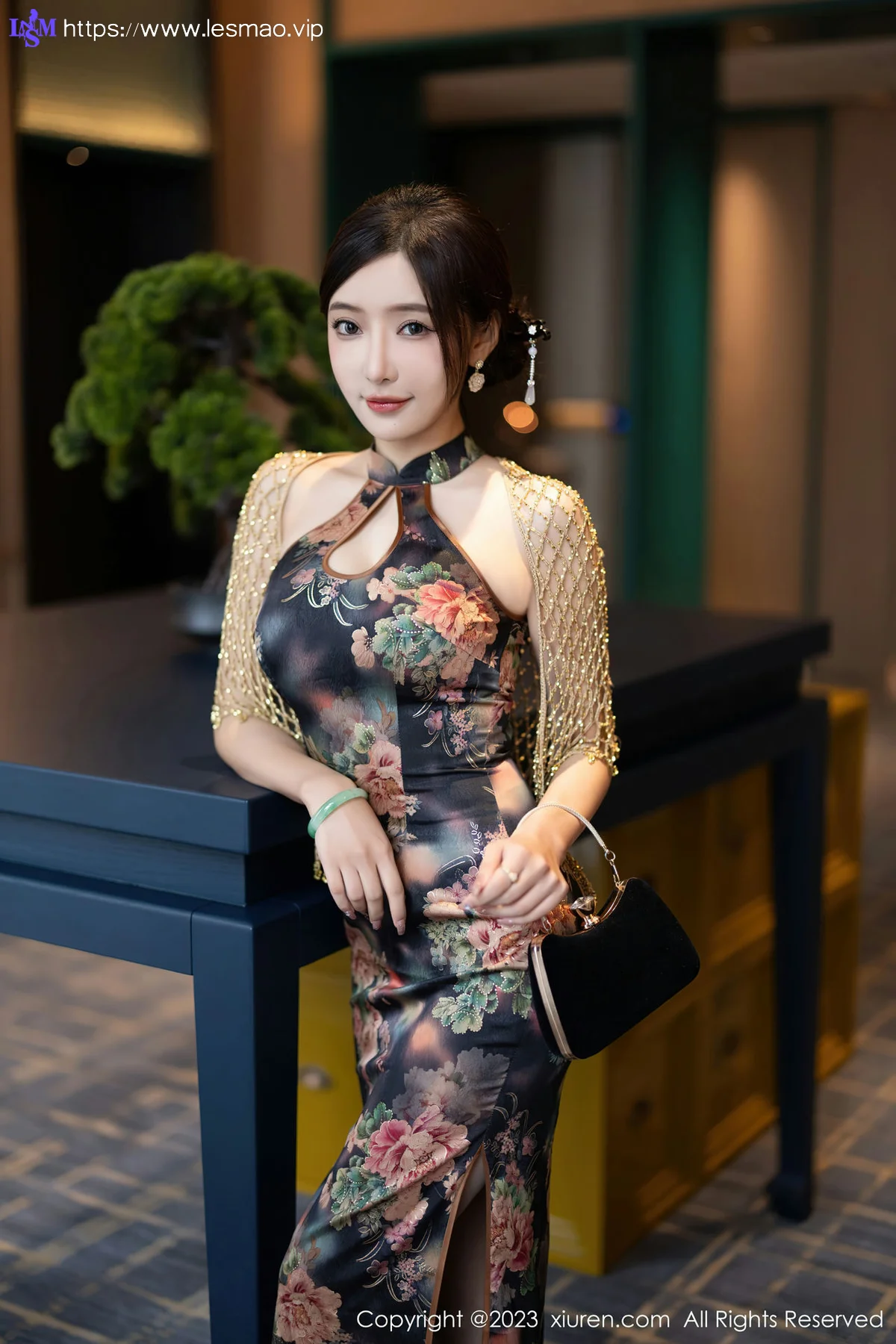 XiuRen 秀人 No.7495  王馨瑶yanni 花纹旗袍安吉旅拍2 - 14