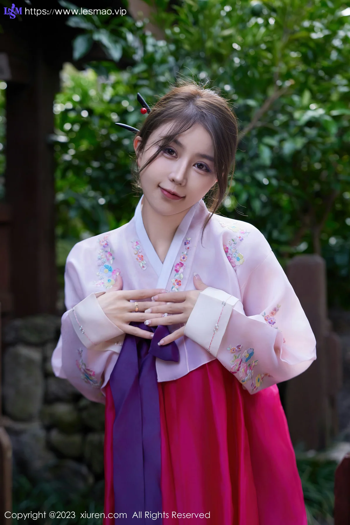 XiuRen 秀人 No.7522  tina_甜仔  红色打长今服饰济州岛旅拍33 - 11