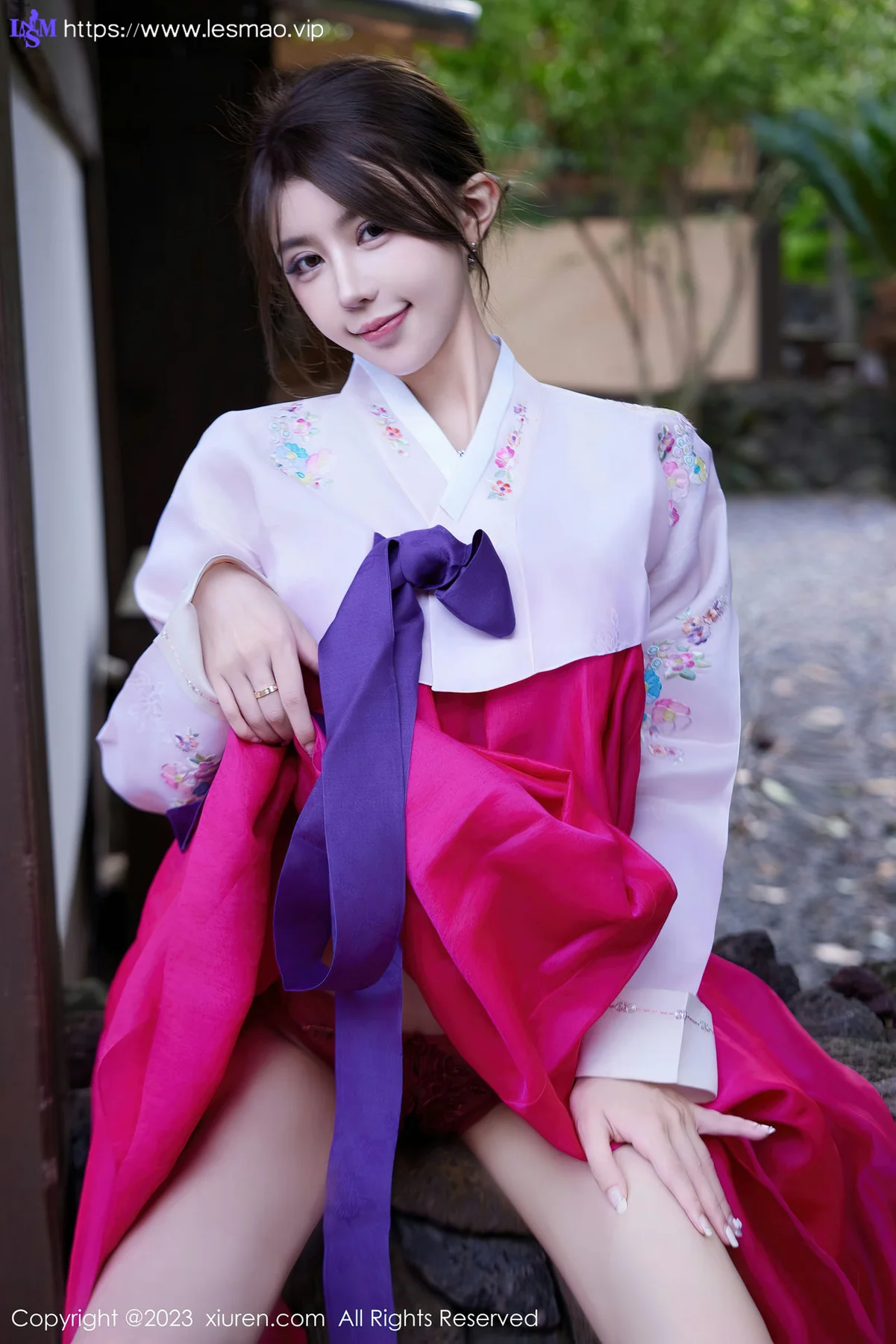 XiuRen 秀人 No.7522  tina_甜仔  红色打长今服饰济州岛旅拍33 - 21