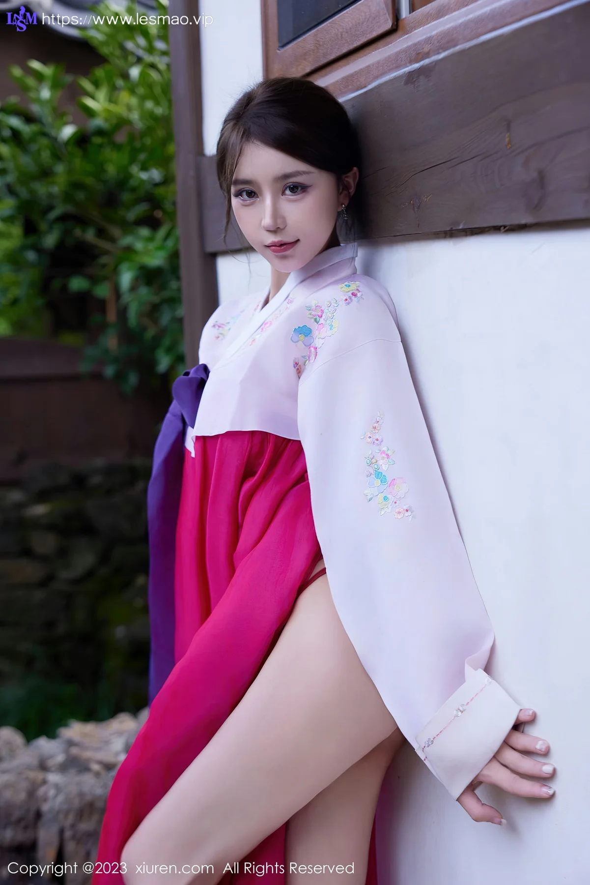 XiuRen 秀人 No.7522  tina_甜仔  红色打长今服饰济州岛旅拍33 - 25