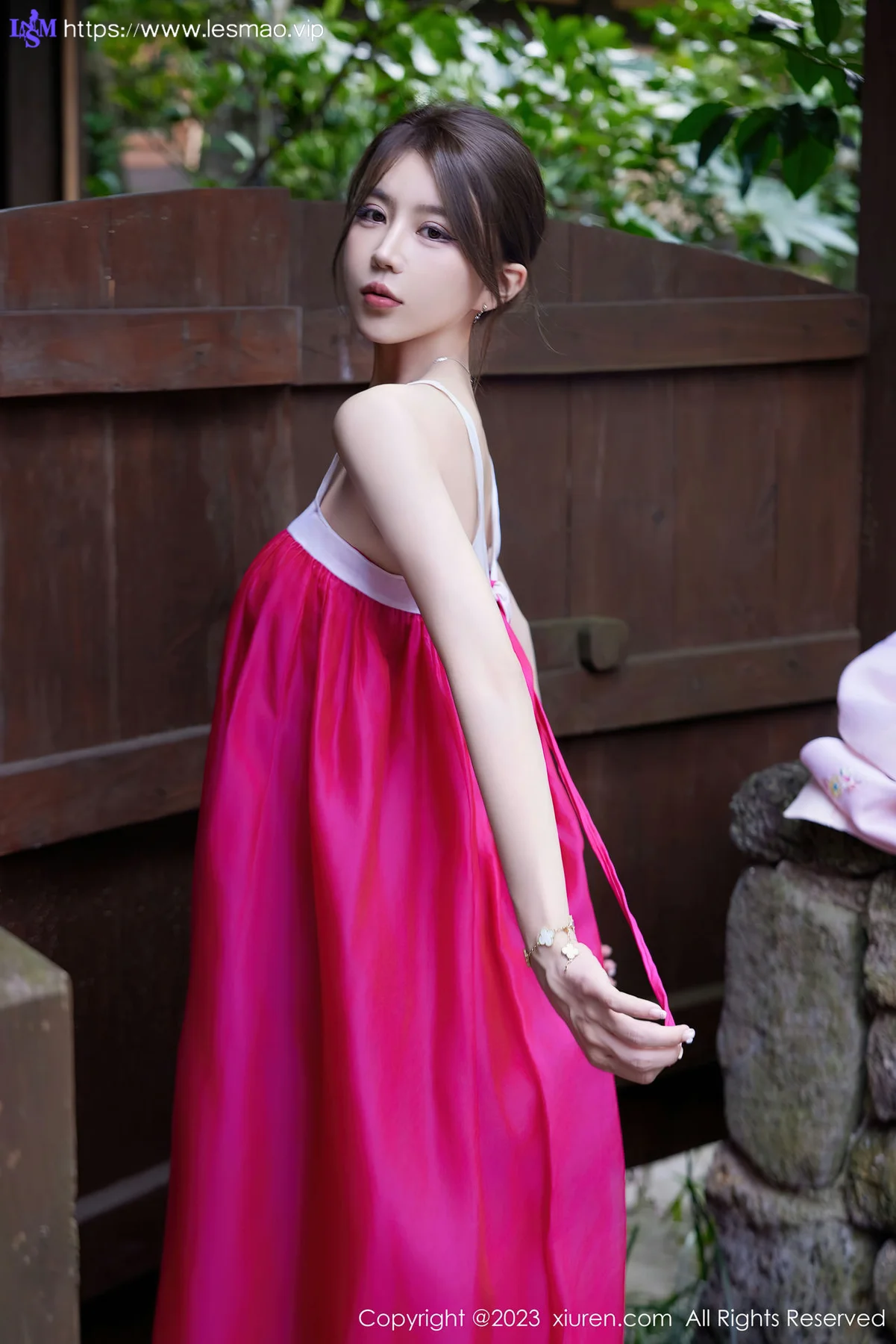XiuRen 秀人 No.7522  tina_甜仔  红色打长今服饰济州岛旅拍33 - 30