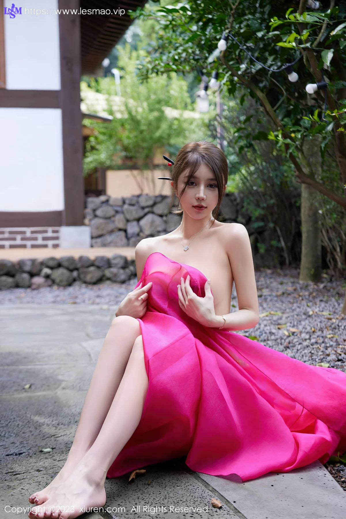 XiuRen 秀人 No.7522  tina_甜仔  红色打长今服饰济州岛旅拍33 - 46